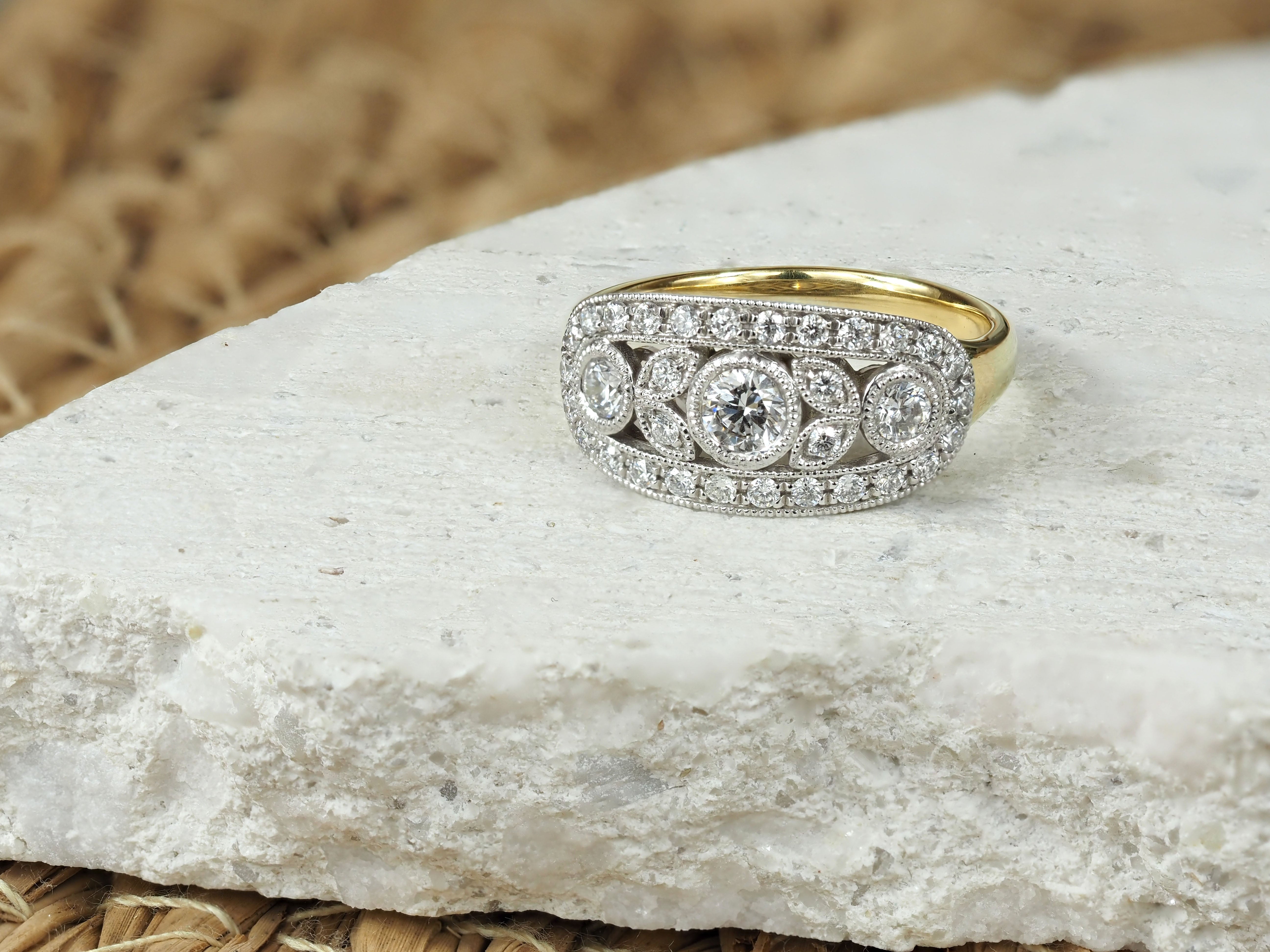 18ct Yellow and White Gold Vintage art deco Diamond Ring, 1.01 carats.