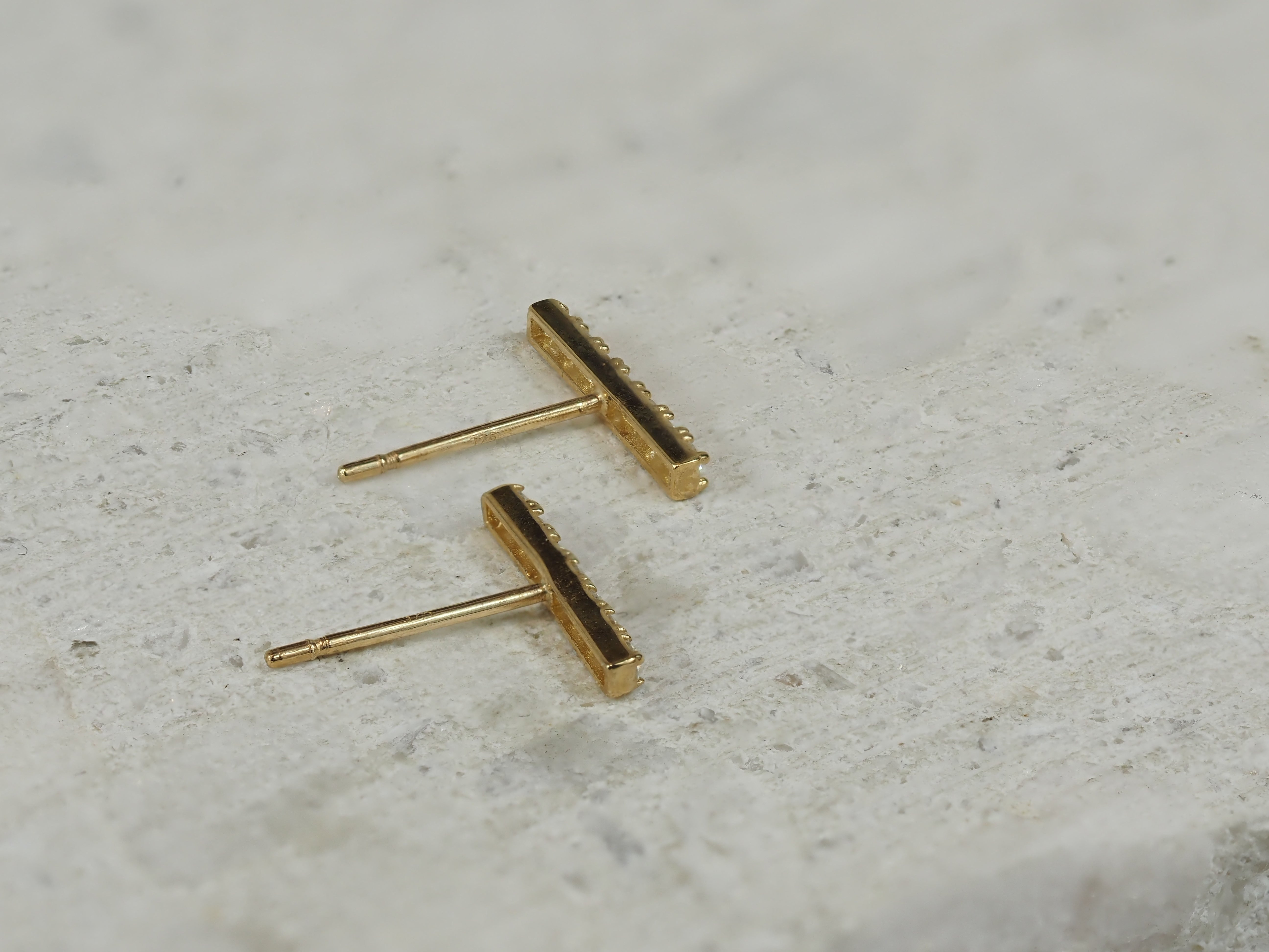 9ct Yellow Gold Cubic Zirconia Bar Stud Earrings