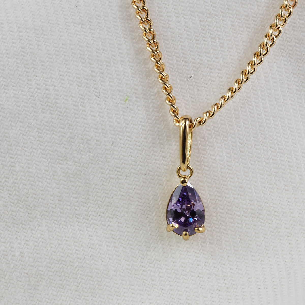 9ct Yellow Gold Amethyst Pendant