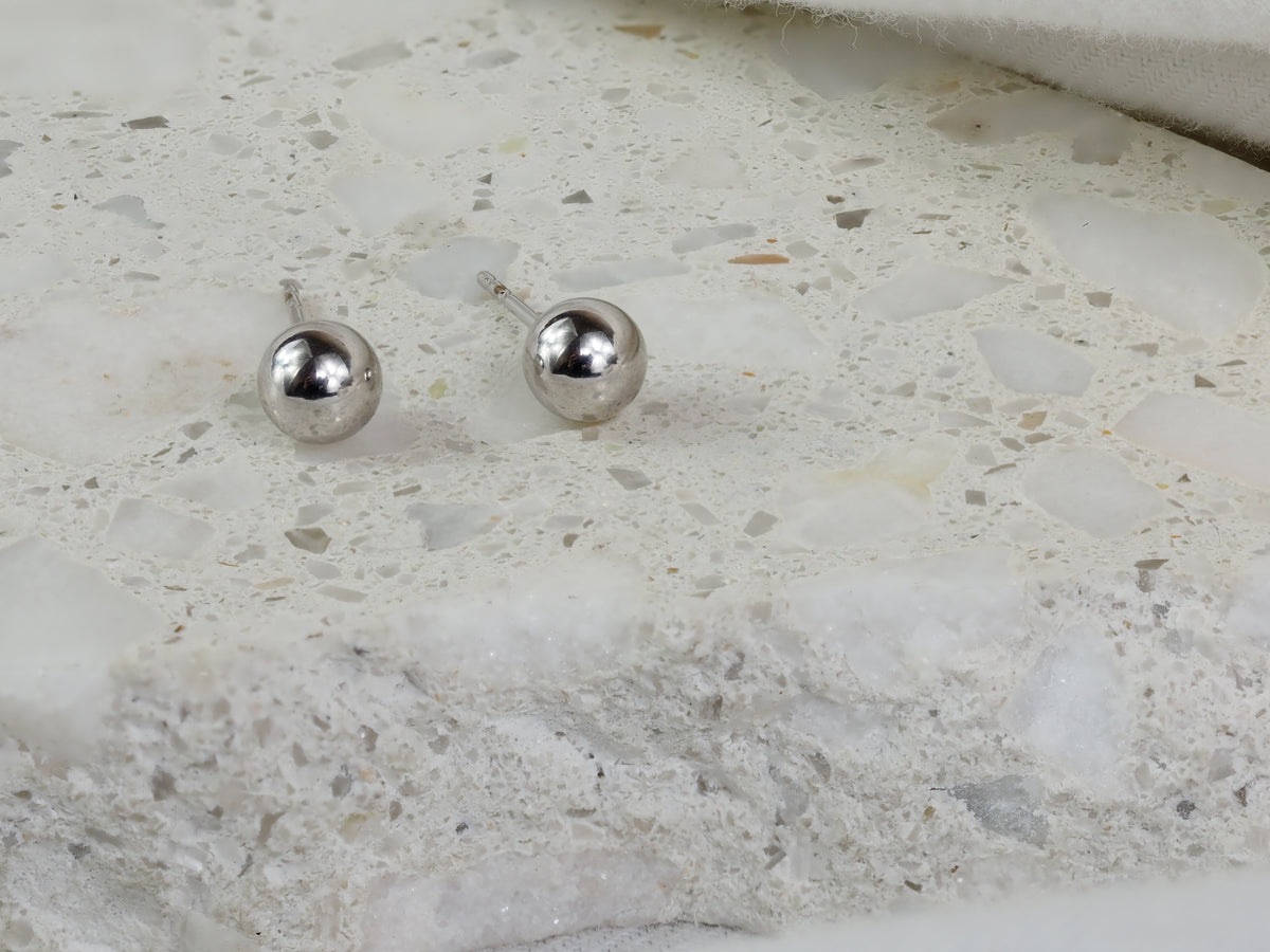 9ct White Gold 5mm Ball Stud Earrings