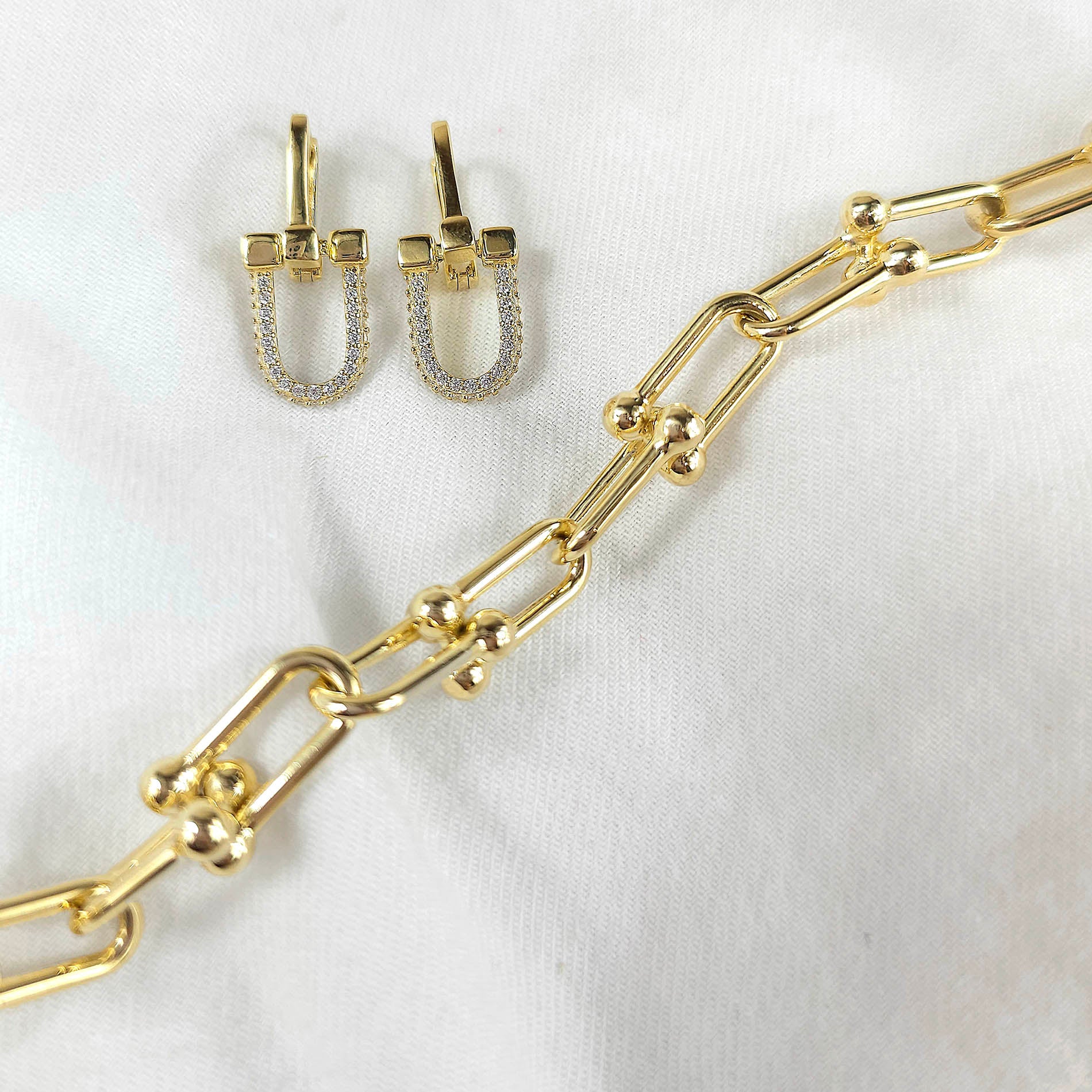 9ct Yellow Gold Chain and Ball bracelet.