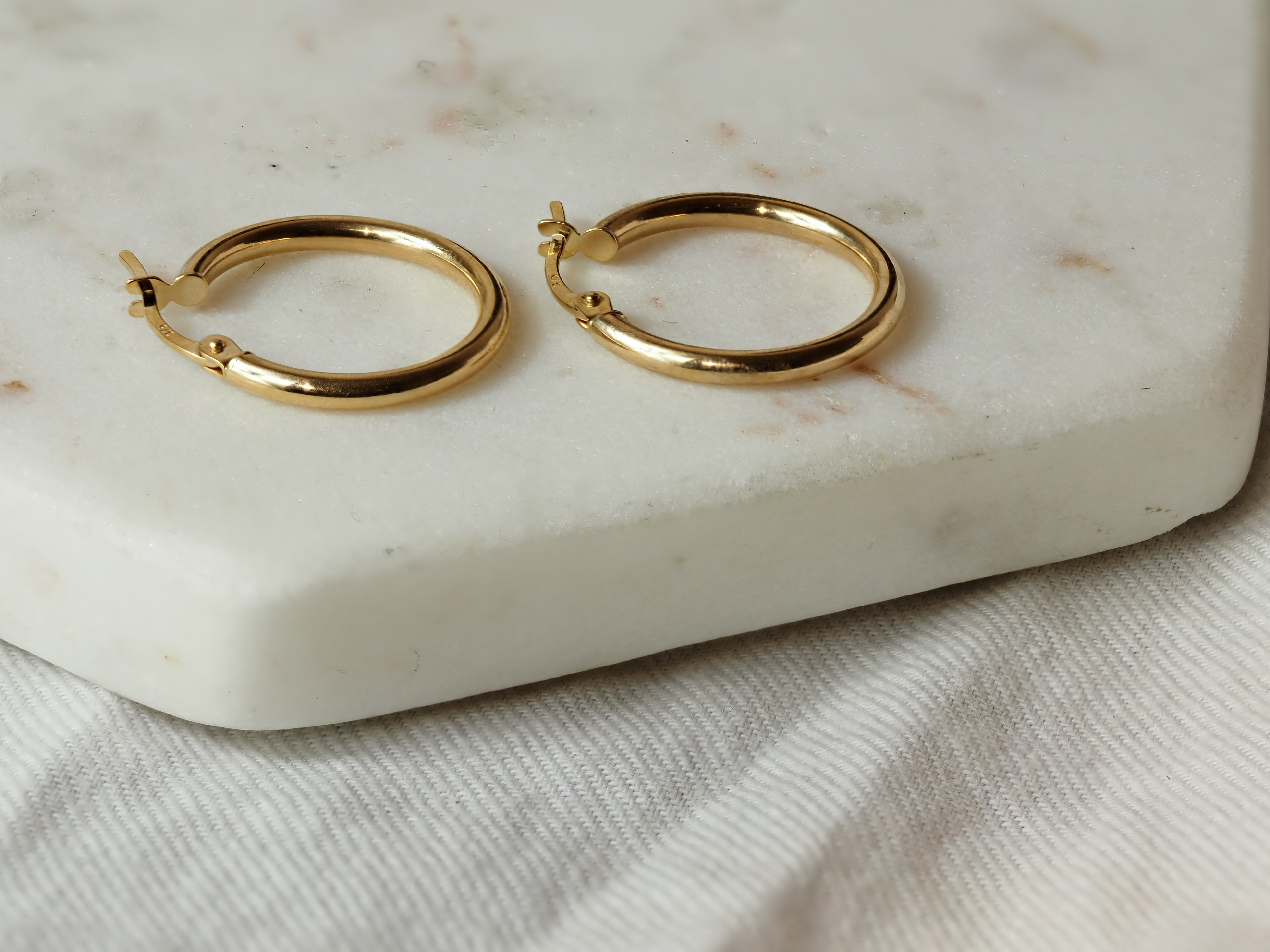 9ct Yellow Gold Hoop Earrings, 15mm