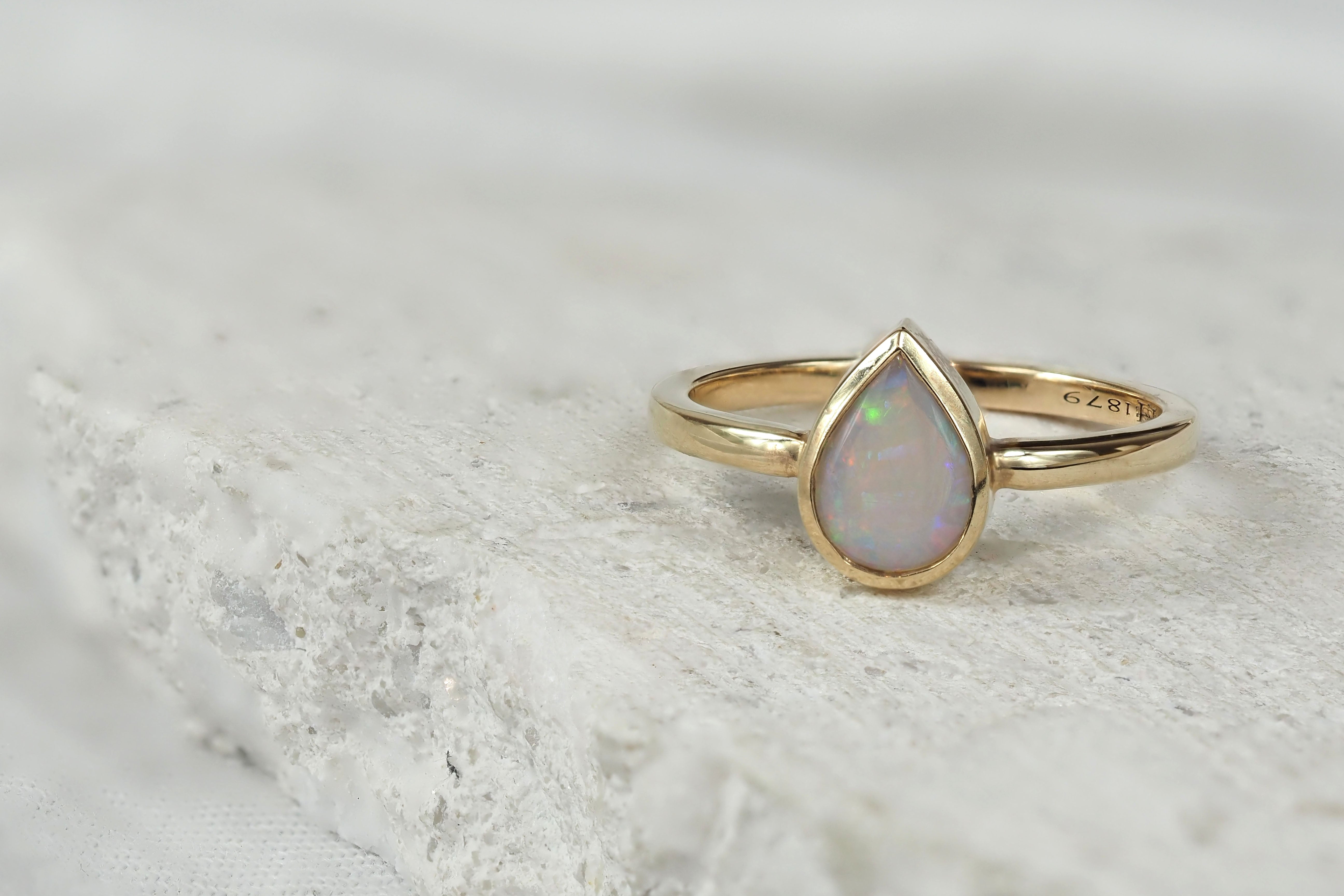 9ct Yellow Gold Pear Opal ring