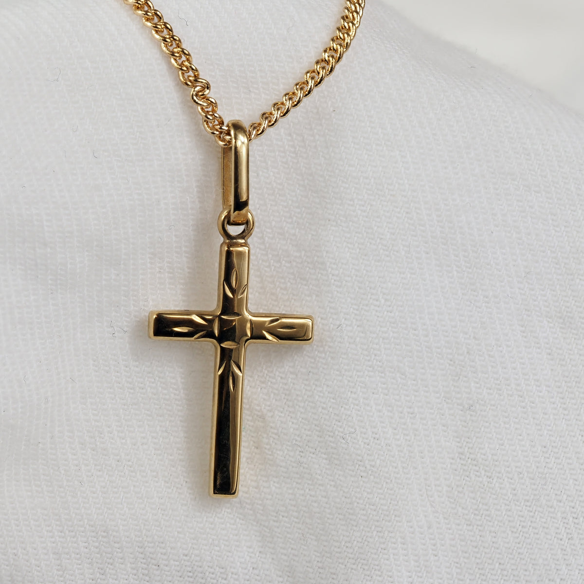 9ct Yellow Gold Engraved Cross Pendant