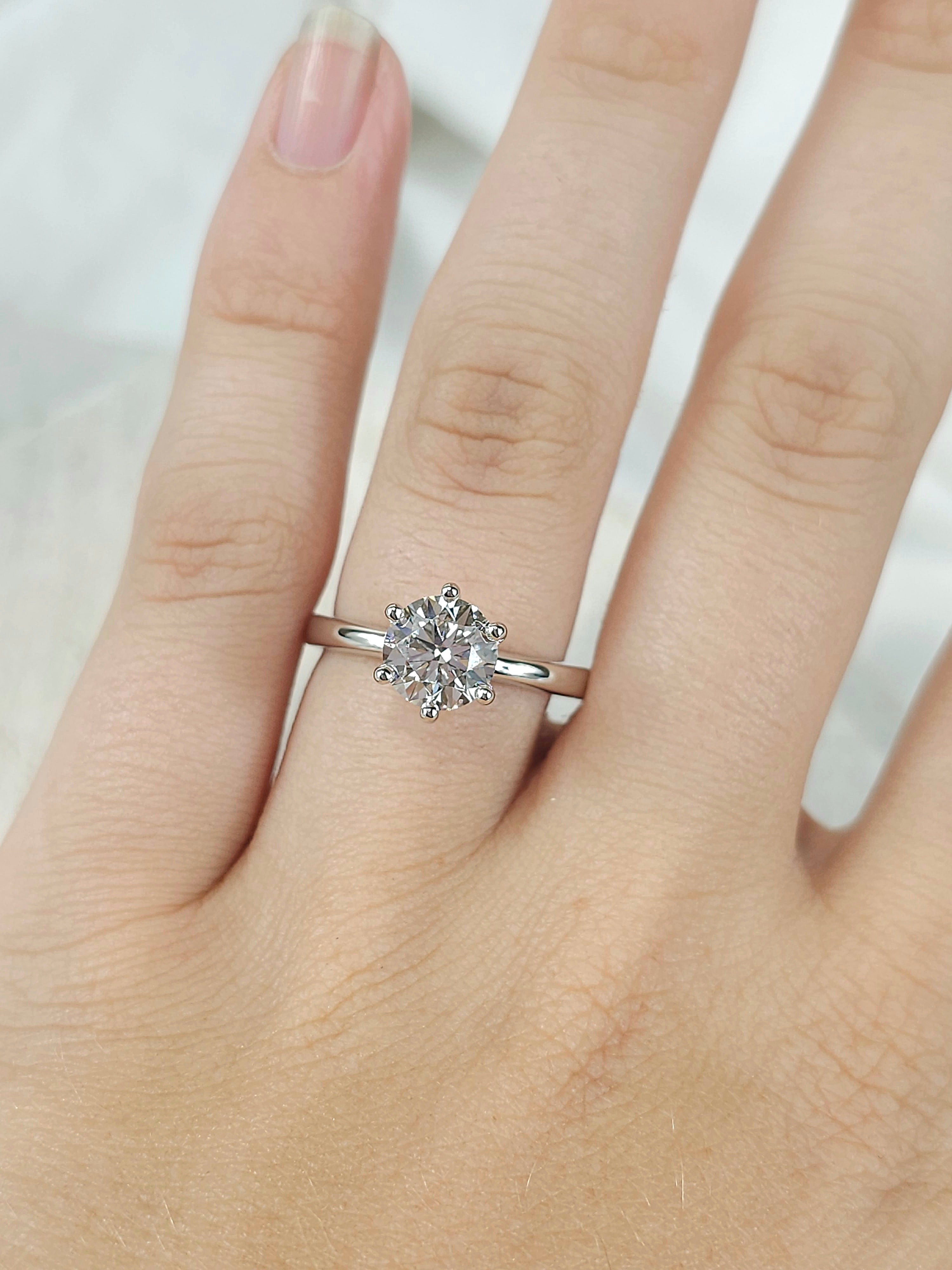 18ct White Gold Round Lab-Grown Brilliant cut Diamond Engagement ring, 1.56ct centre