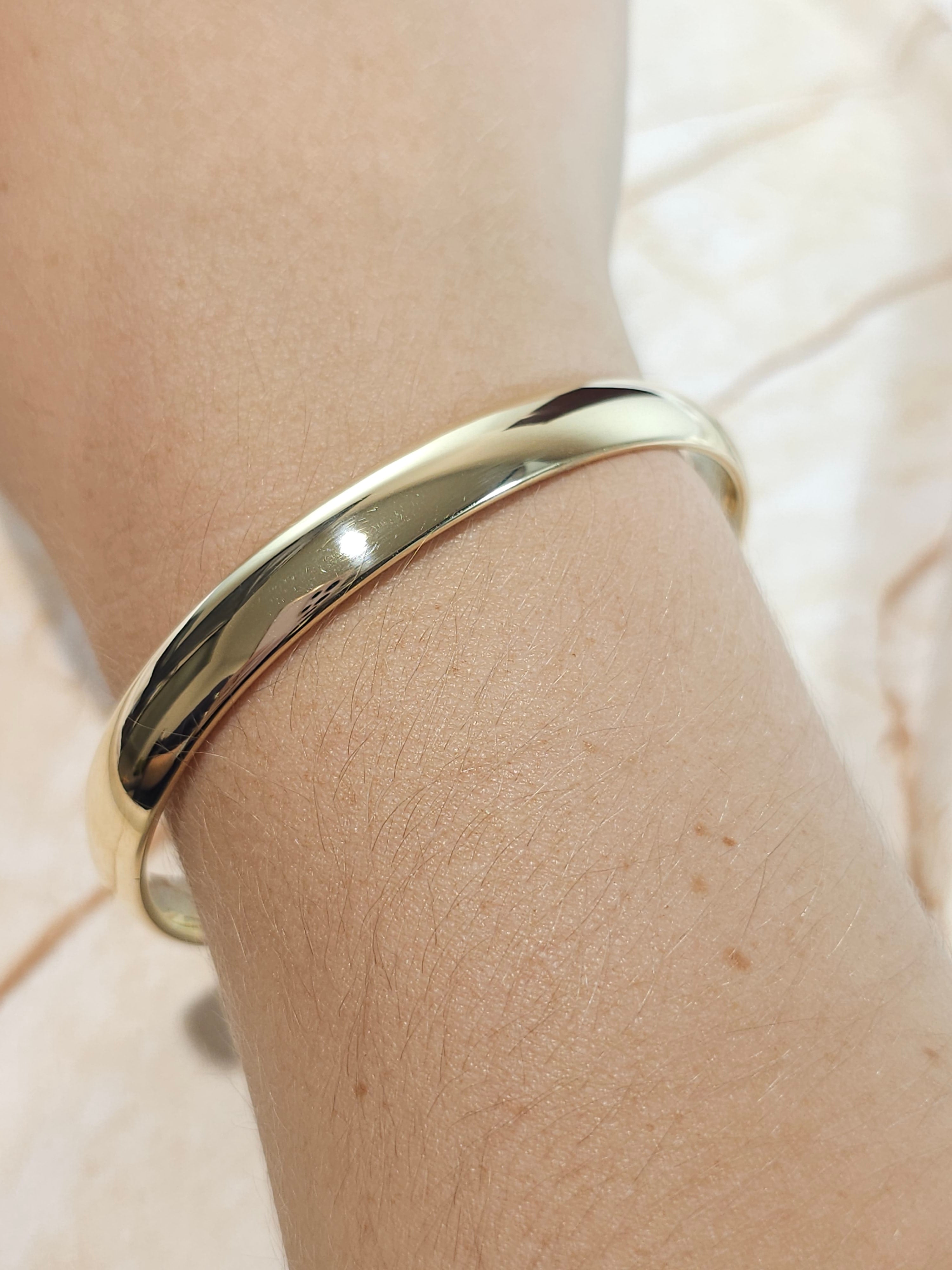 9ct Yellow Gold Silver filled bangle, 65mm
