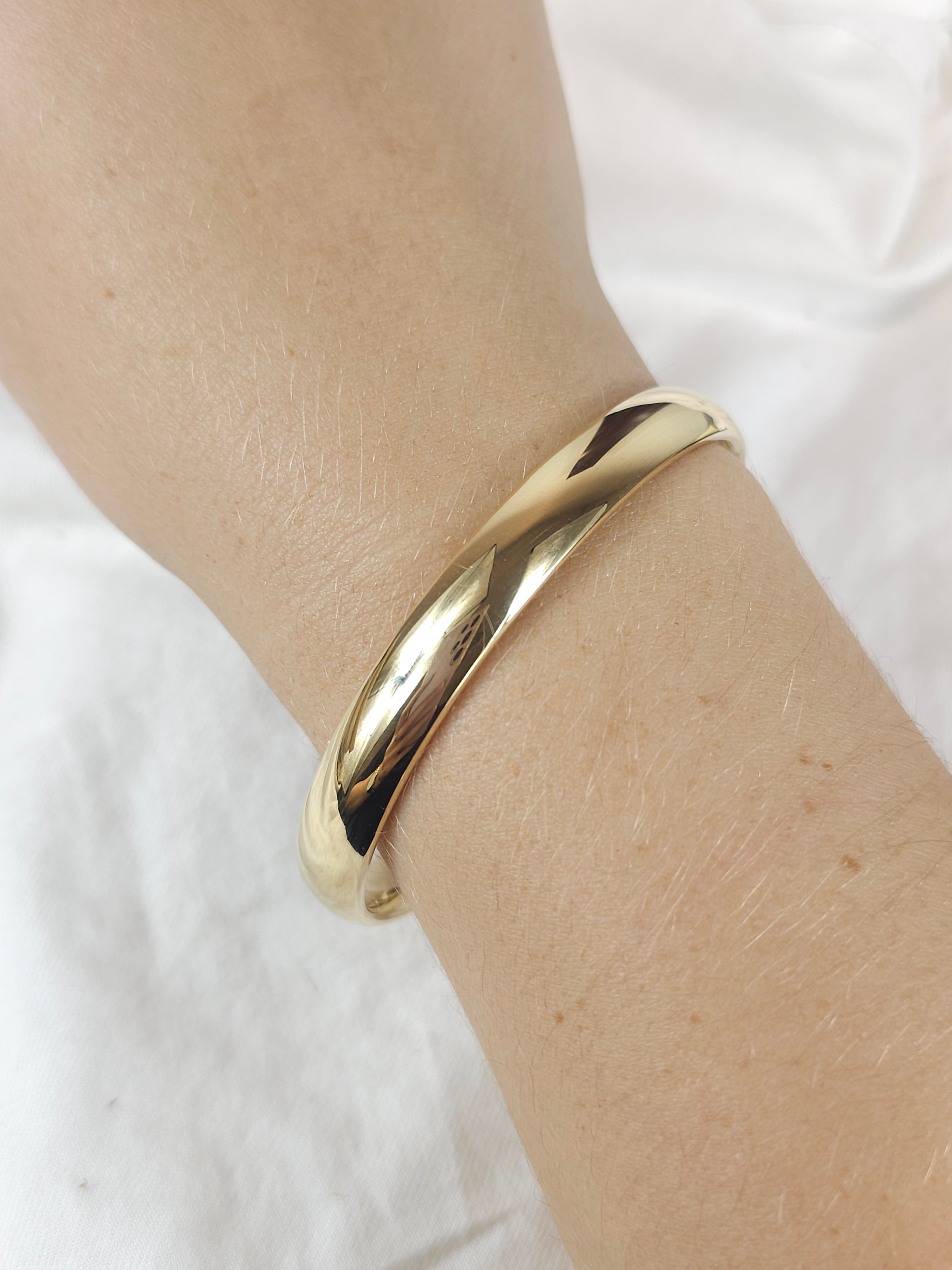 9ct Yellow Gold Silver Filled bangle, 65mm