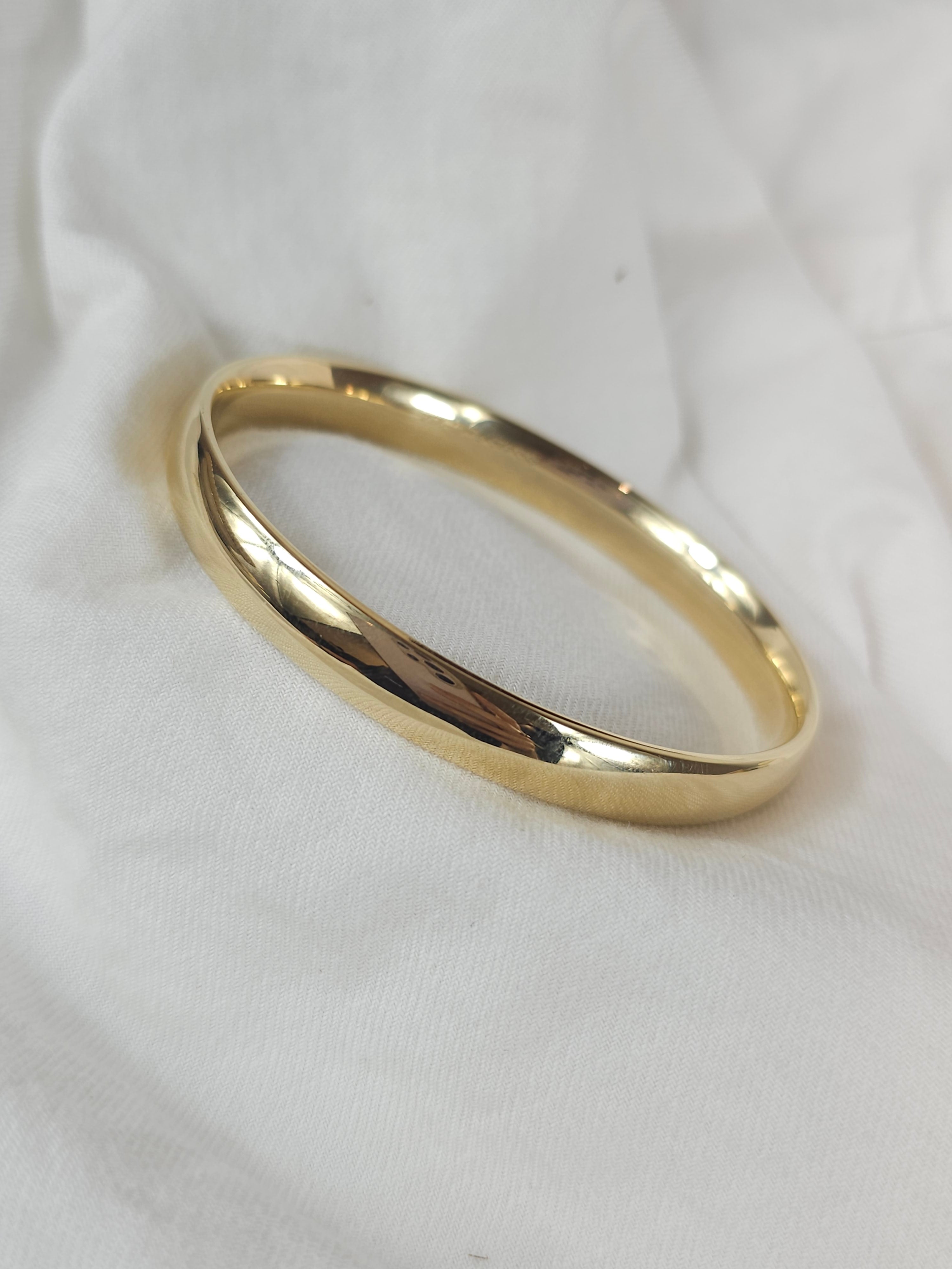 9ct Yellow Gold Silver Filled bangle, 65mm