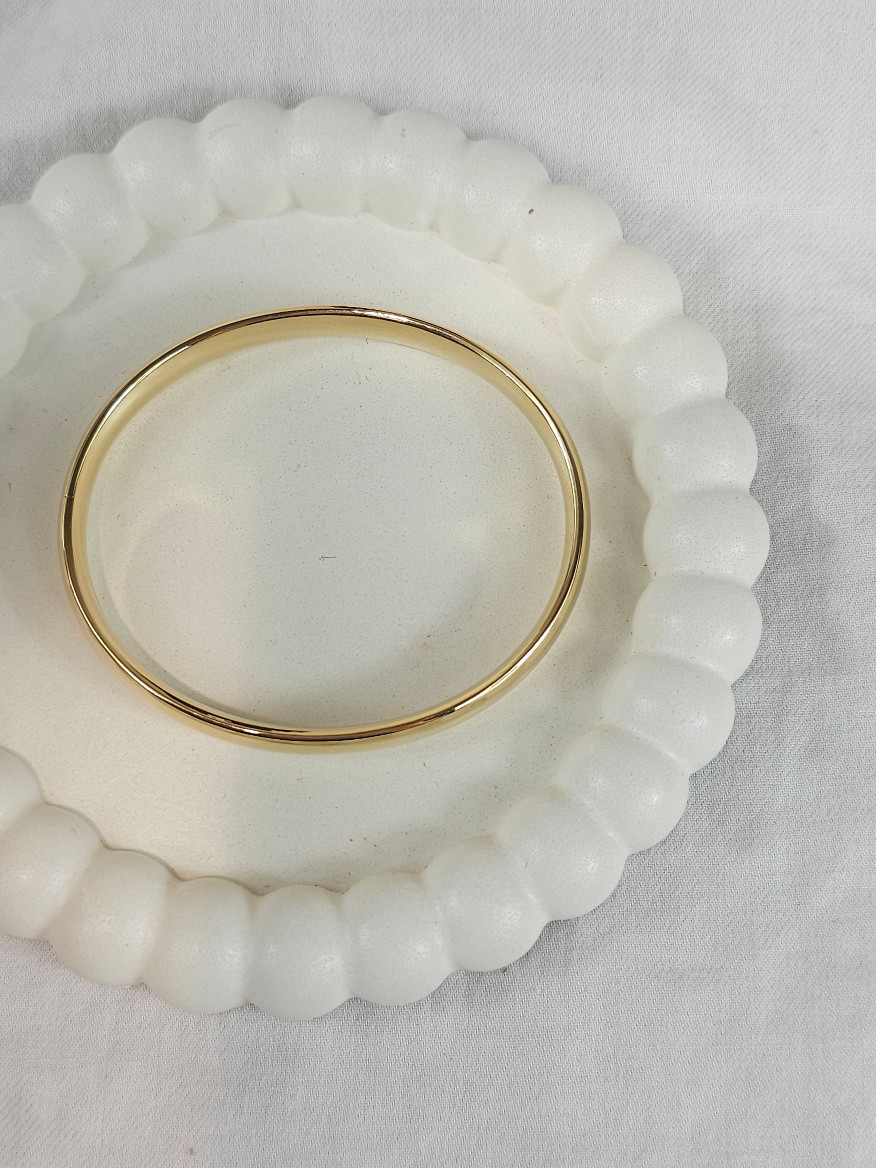 9ct Yellow Gold Silver filled bangle, 65mm