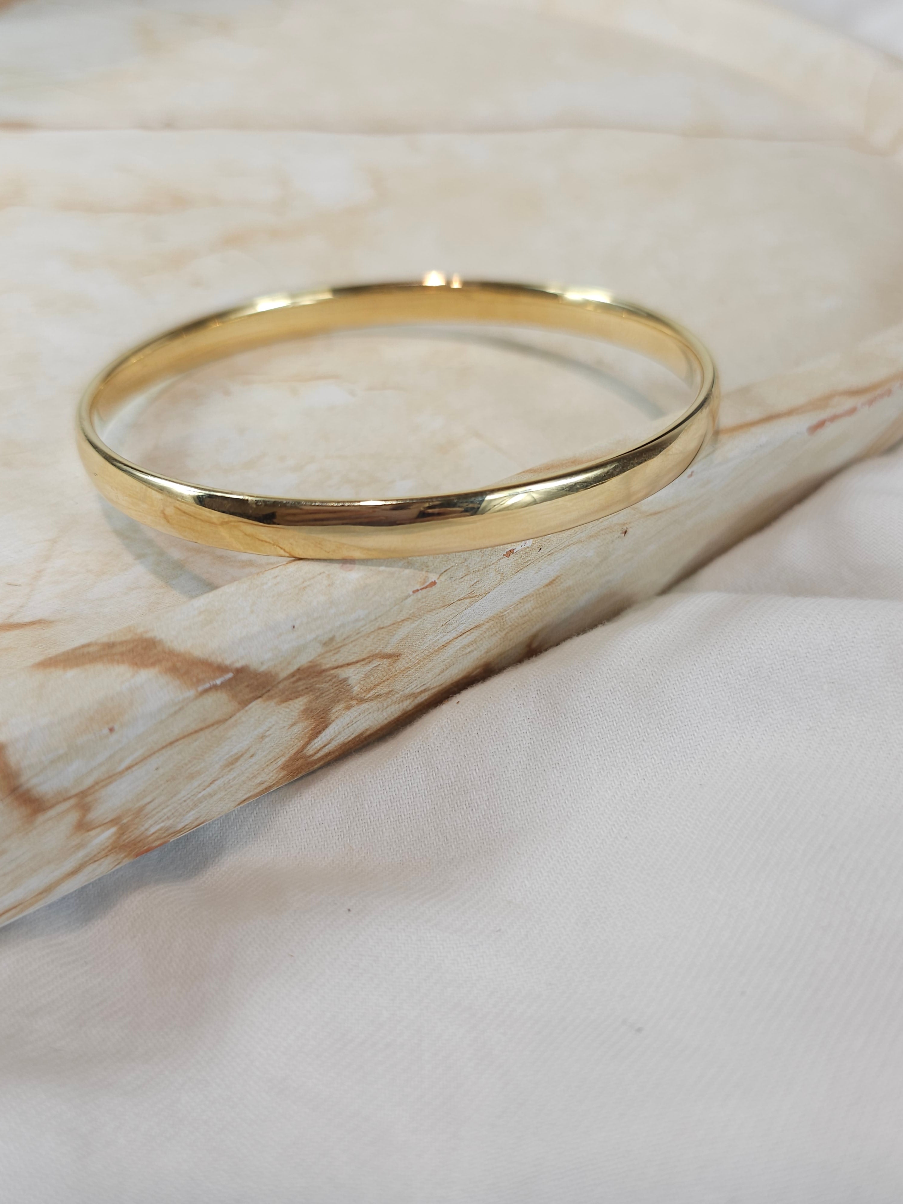 9ct Yellow Gold Silver filled bangle, 66mm