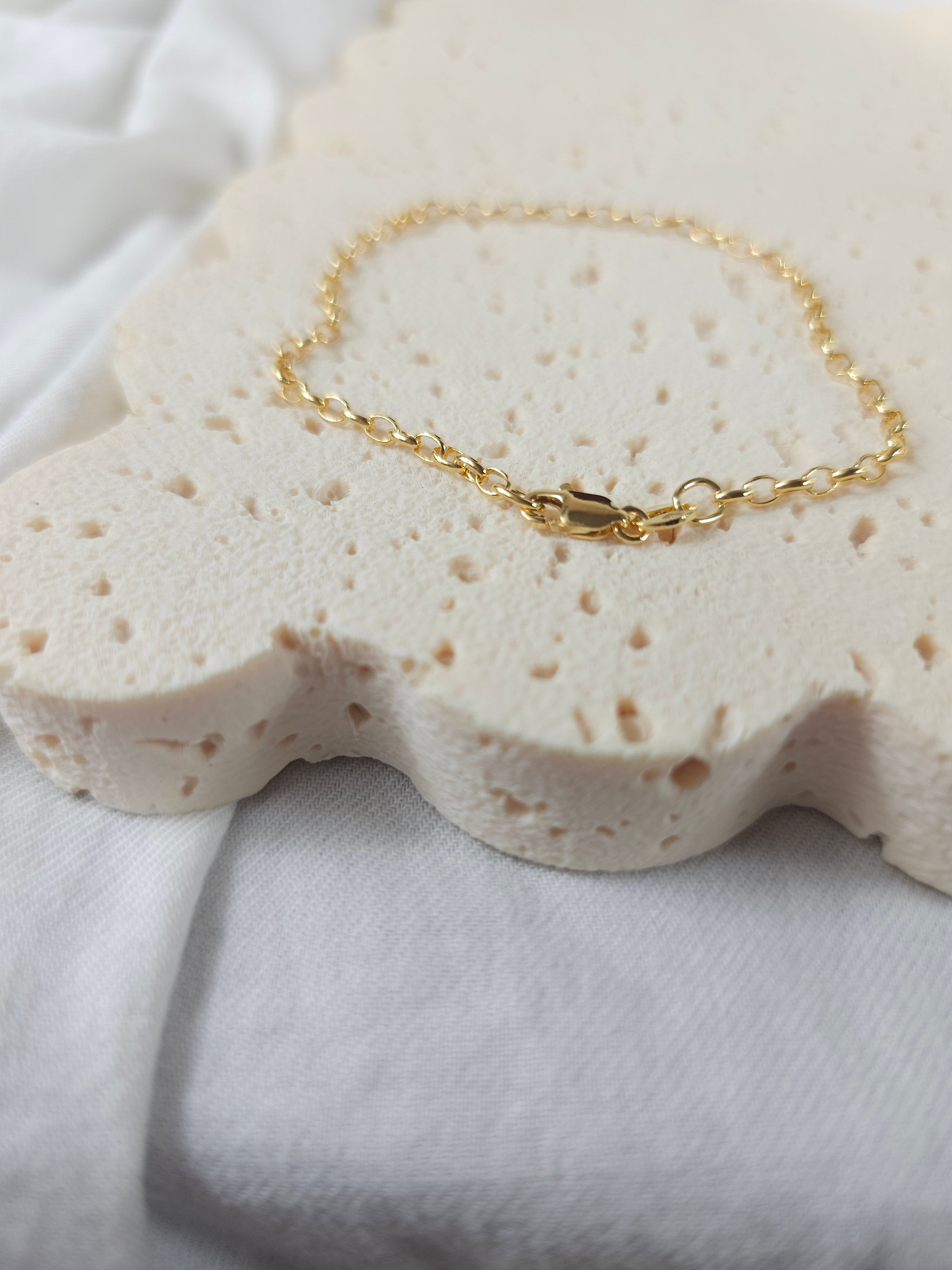 9ct Yellow Gold Oval Belcher bracelet, 19cm