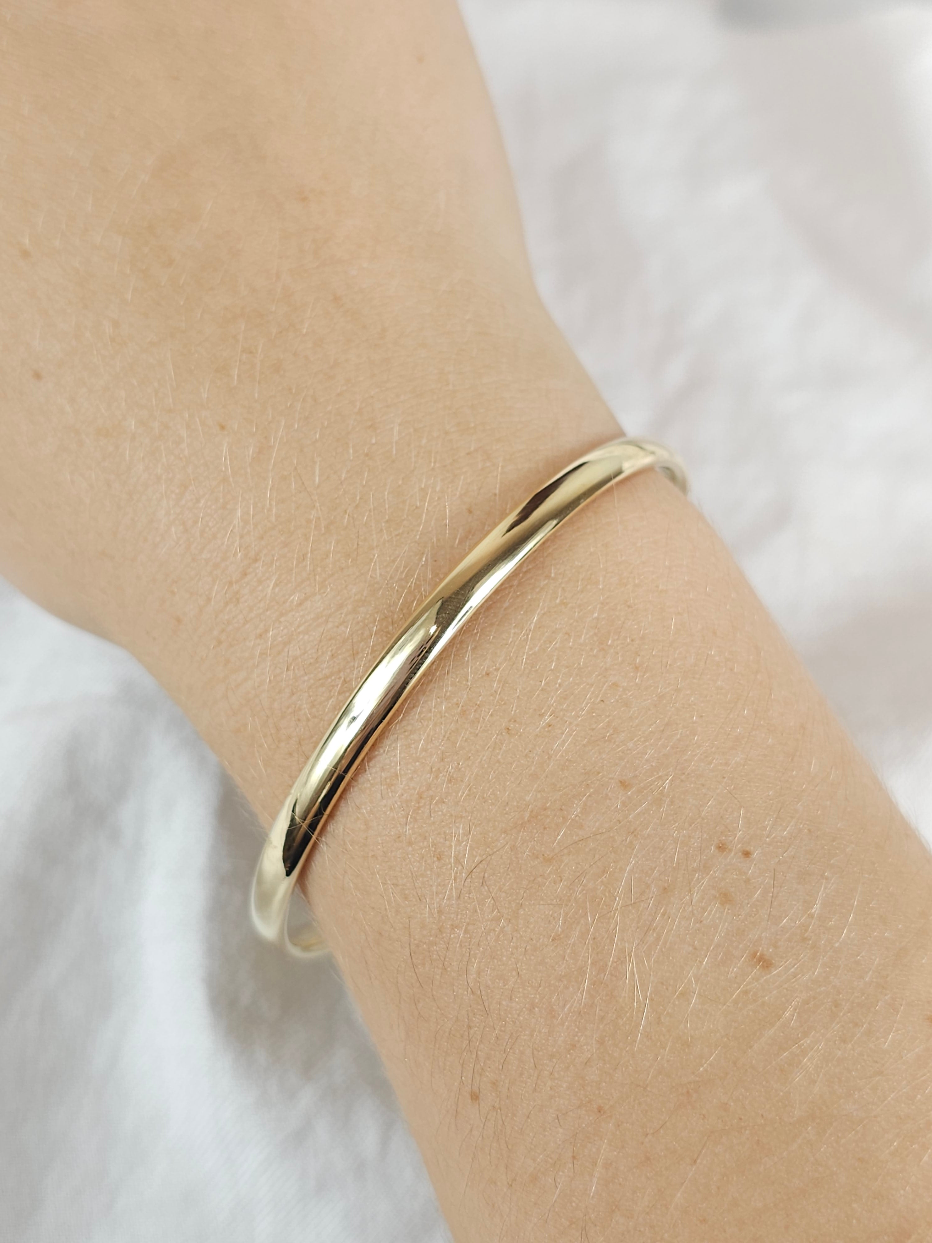 9ct Yellow Gold Silver filled bangle, 67mm