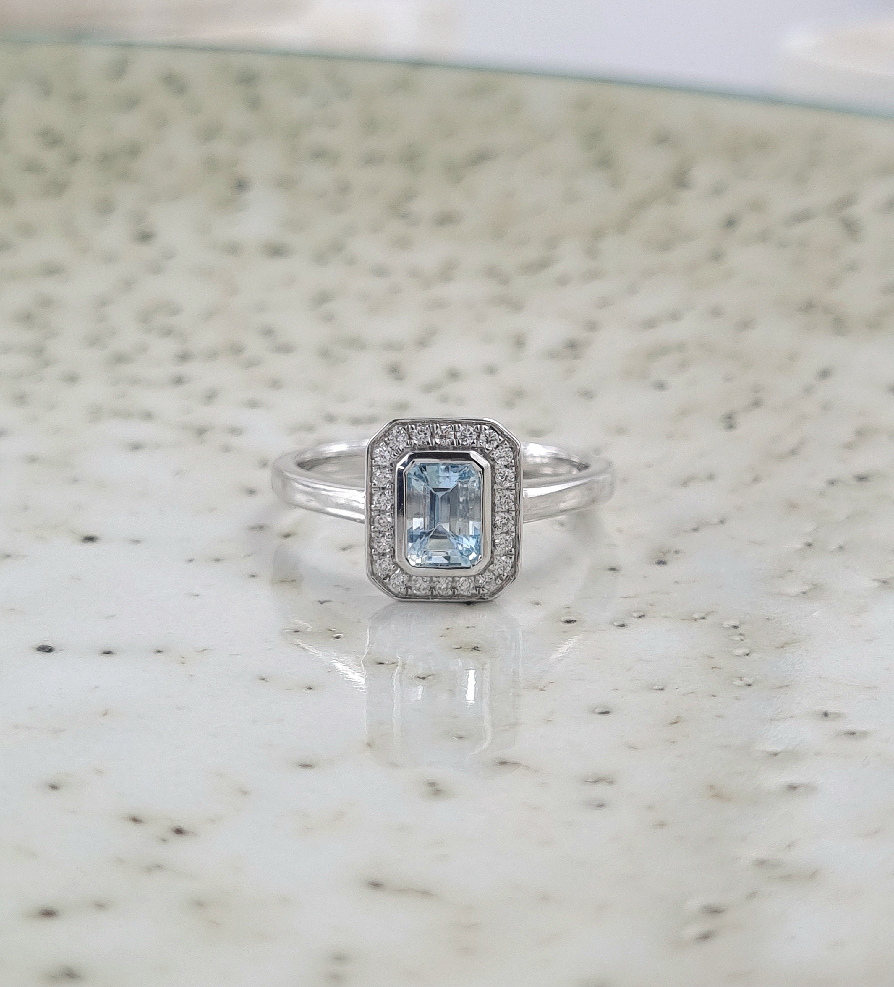 18ct White Gold Aquamarine and Diamond ring