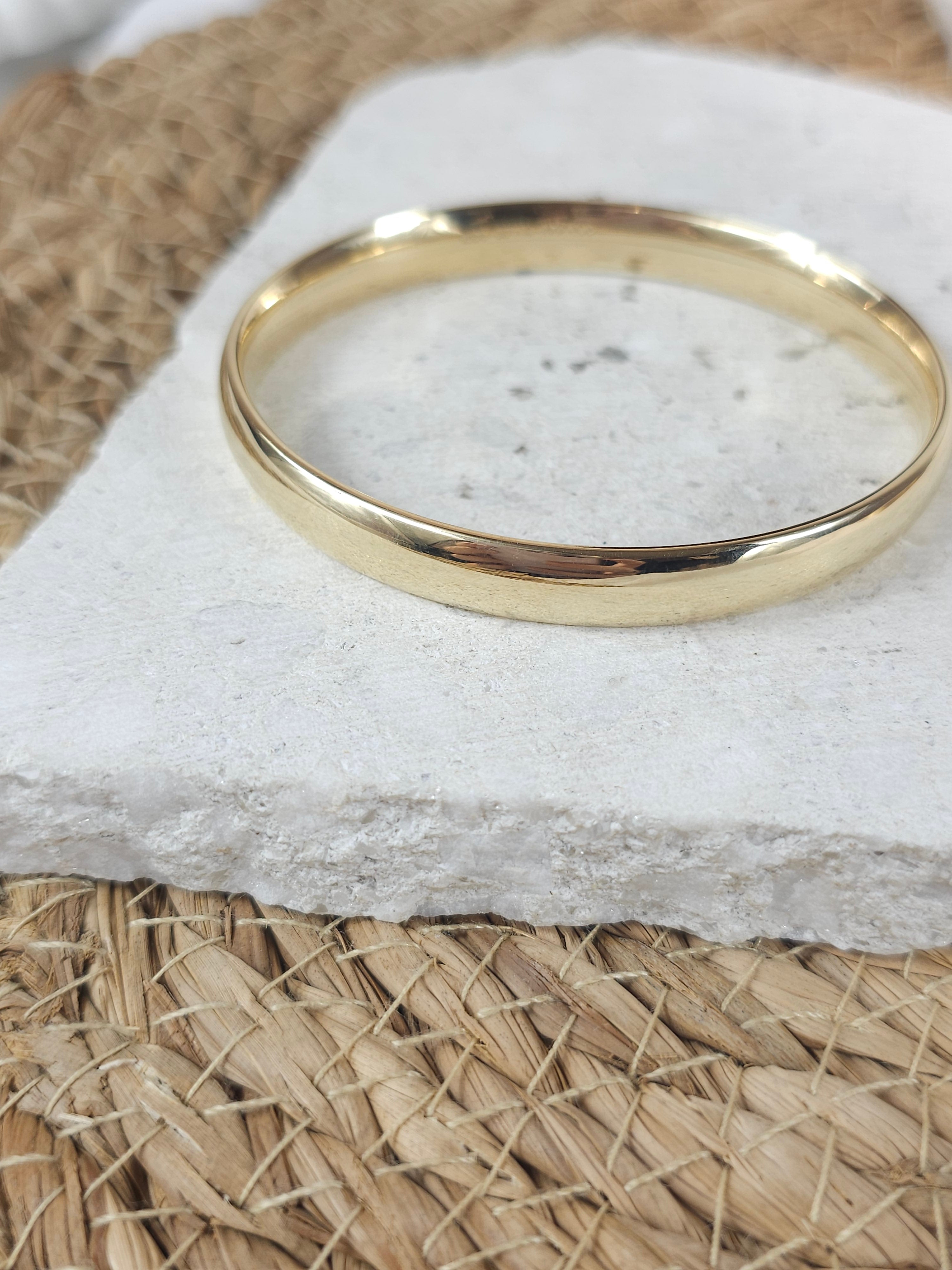 9ct Yellow Gold Silver Filled bangle, 65mm