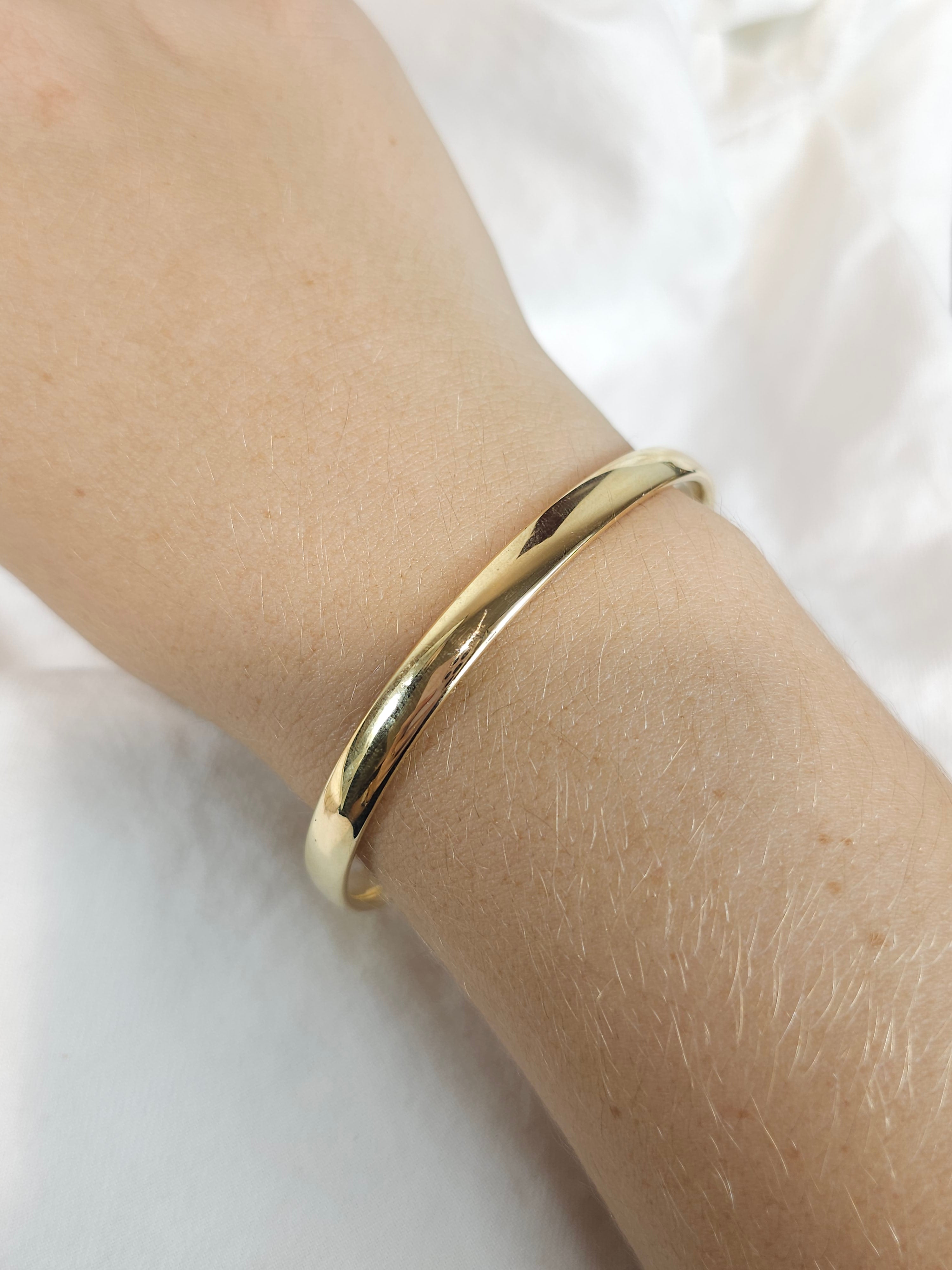 9ct Yellow Gold Silver filled bangle, 66mm