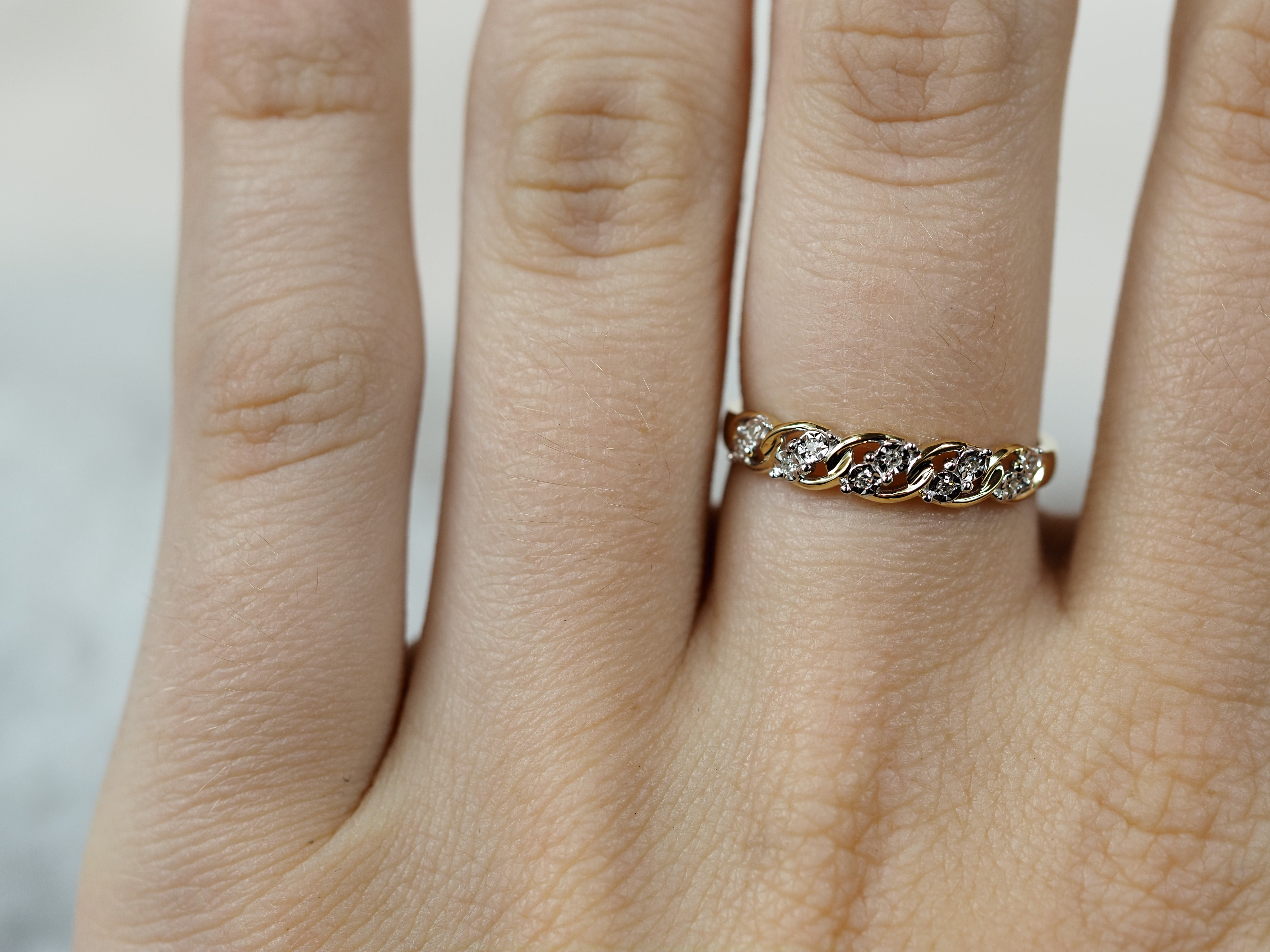 9ct Yellow and White Gold Diamond Ring, 0.033ct total