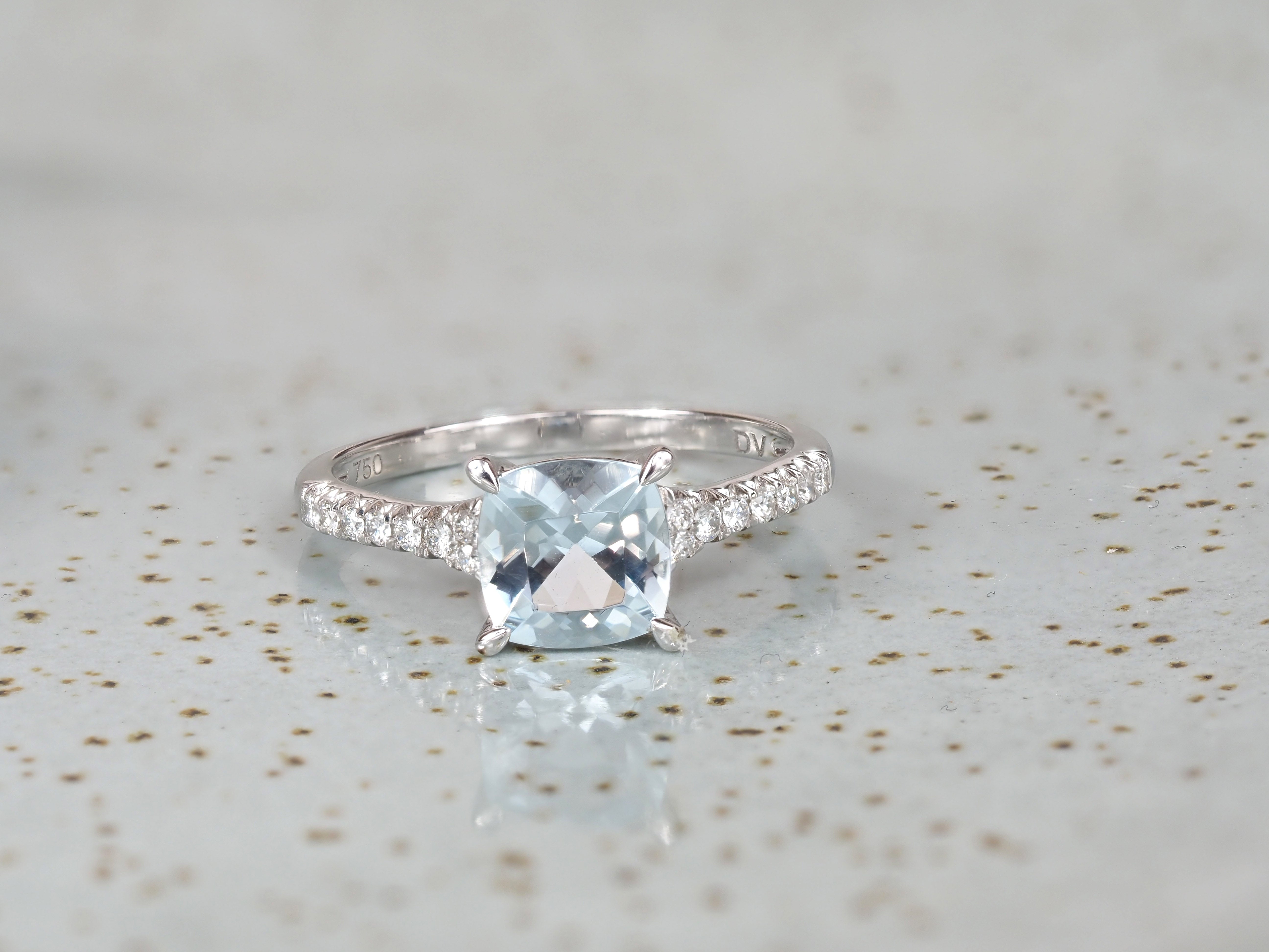 18ct White Gold Aquamarine and Diamond ring