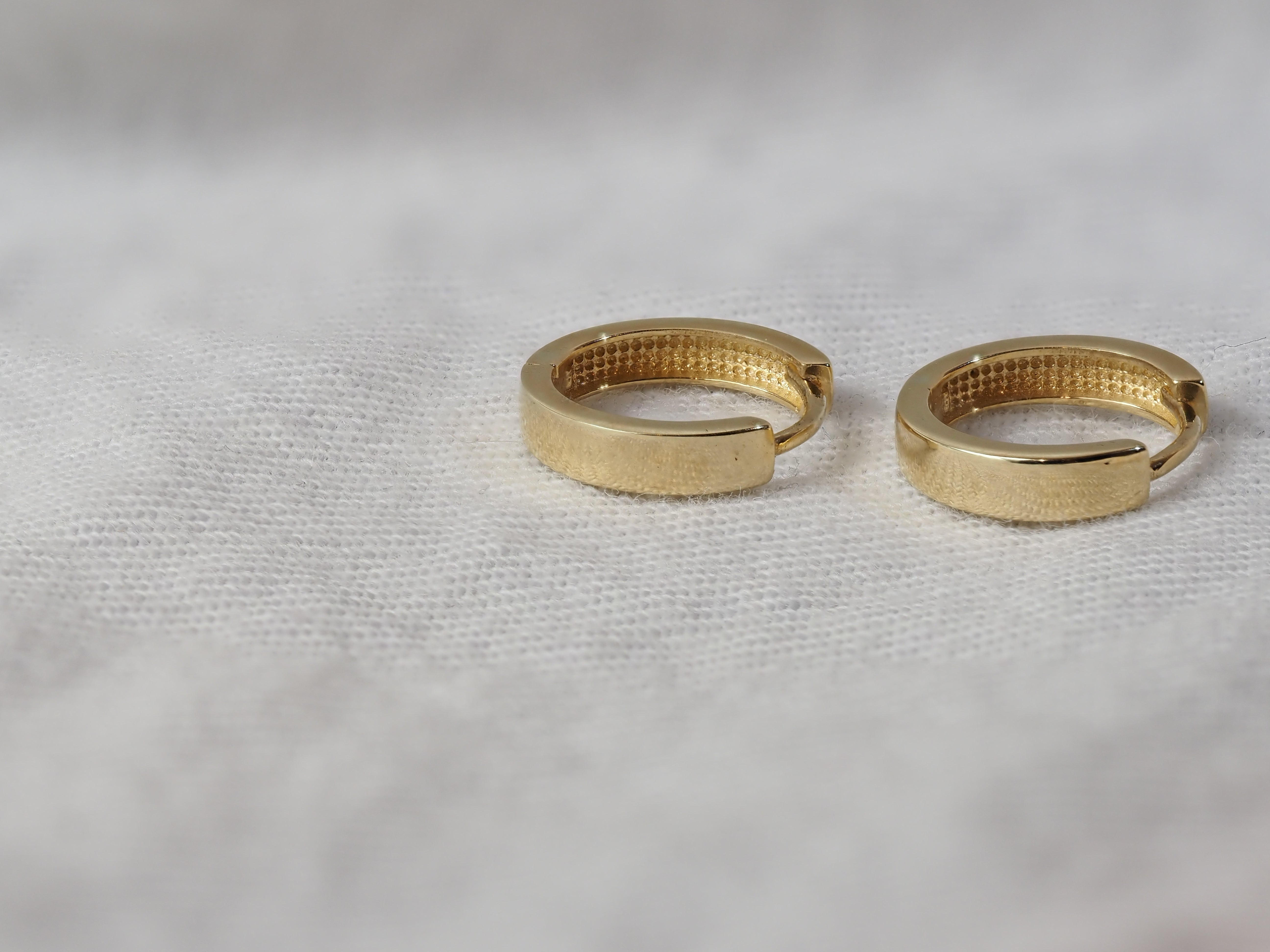 9ct Yellow Gold Plain Huggie Earrings