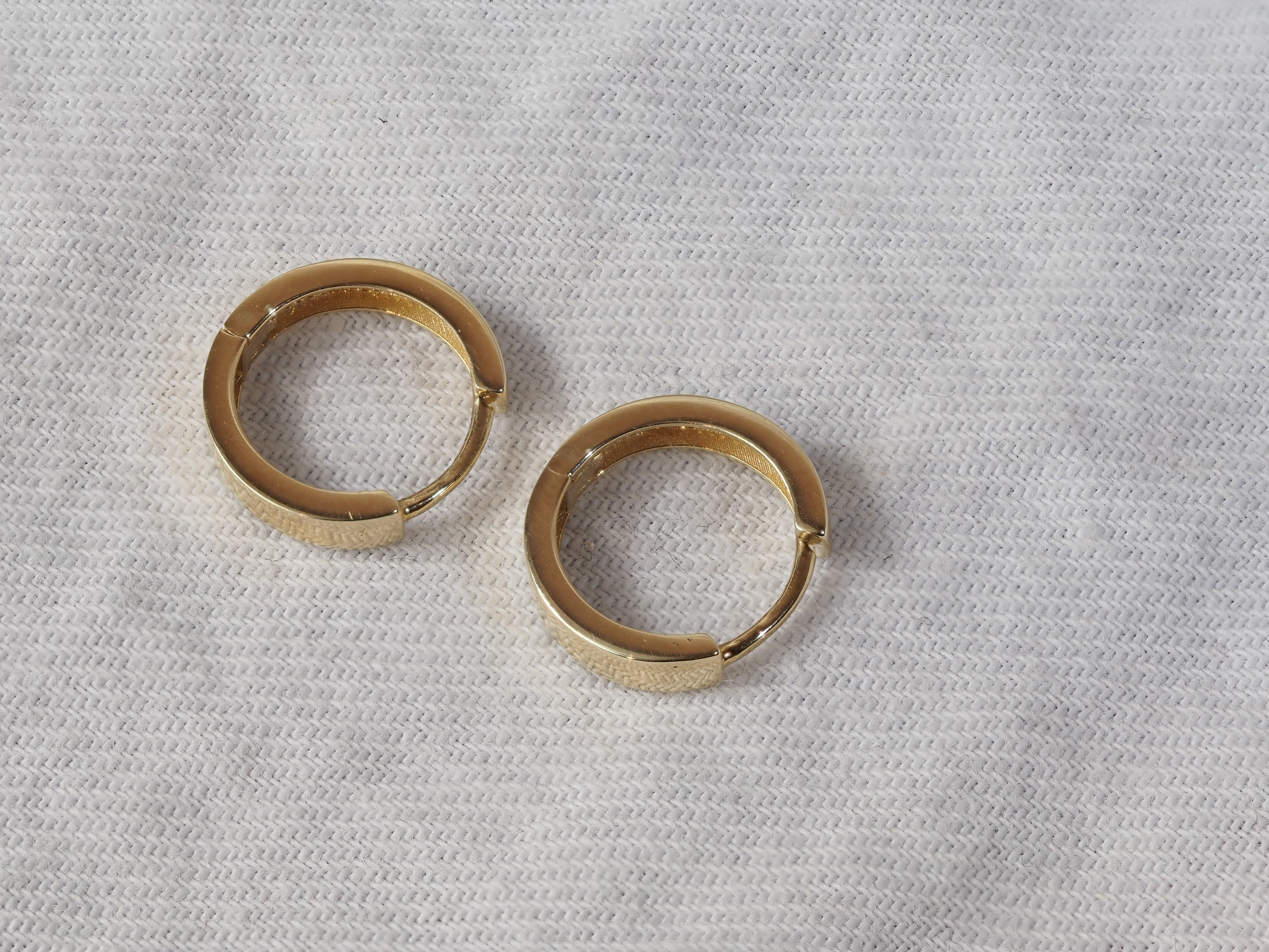 9ct Yellow Gold Plain Huggie Earrings
