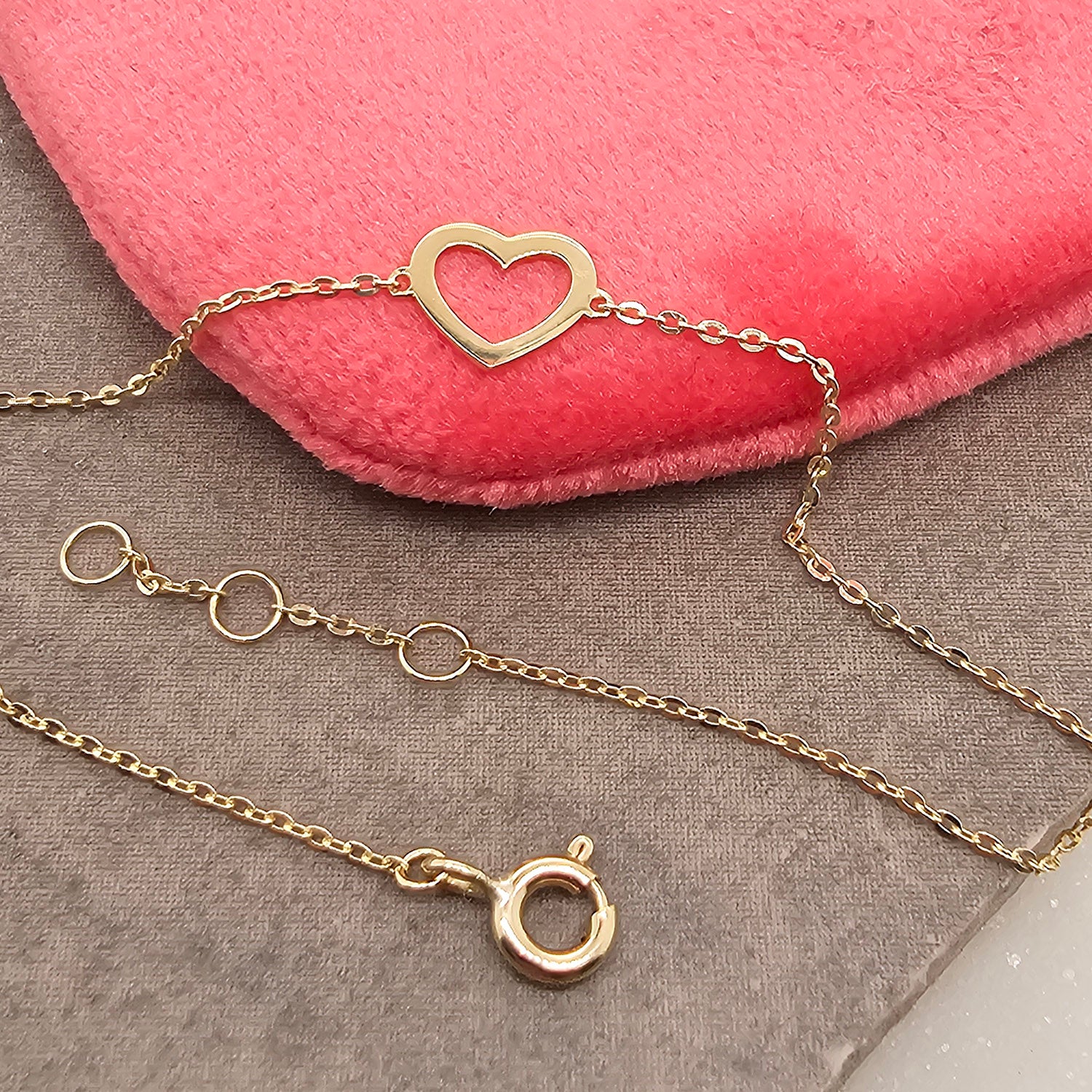 9ct gold heart bracelet