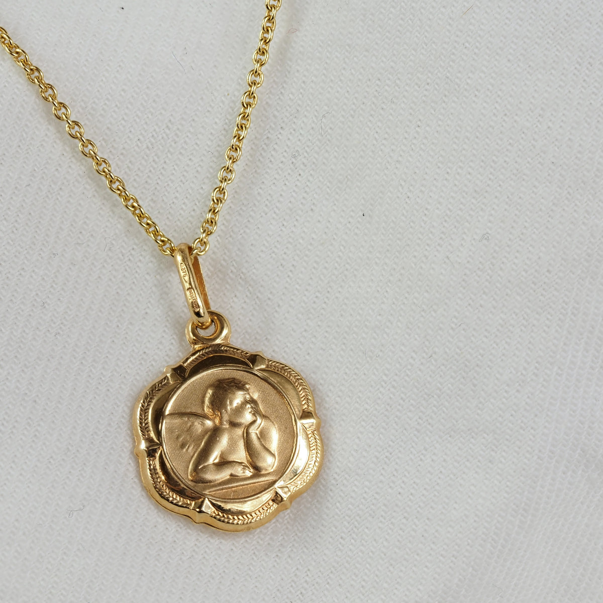 9ct Yellow Gold Angel Medallion Pendant, 14mm
