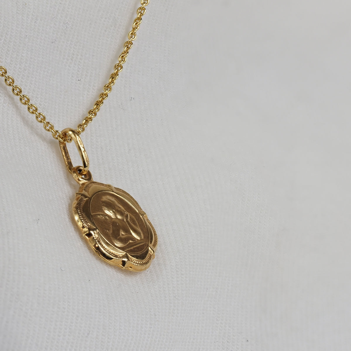 9ct Yellow Gold Angel Medallion Pendant, 14mm
