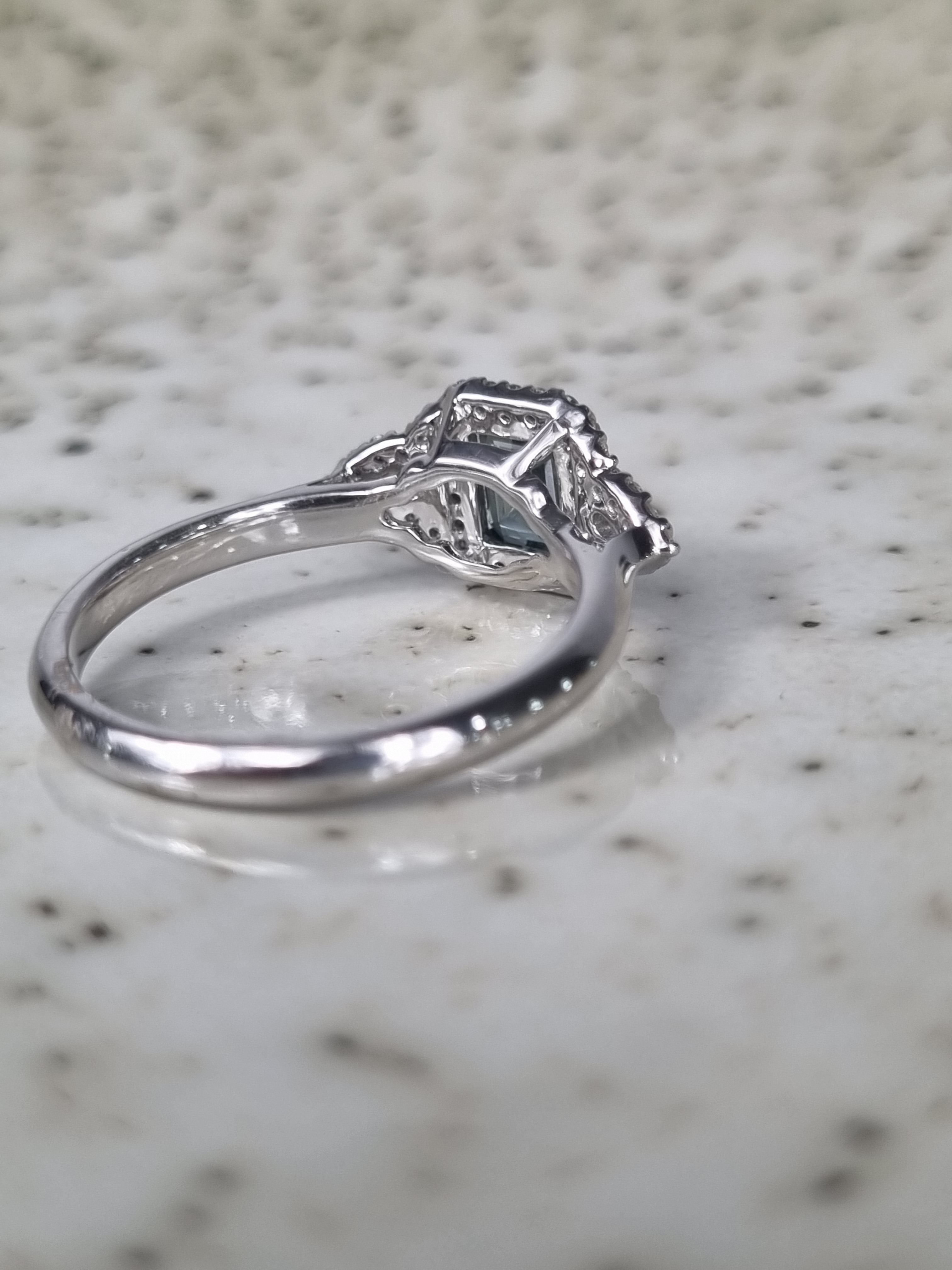 18ct White Gold Montana Sapphire and Diamond ring, 1.06ct centre