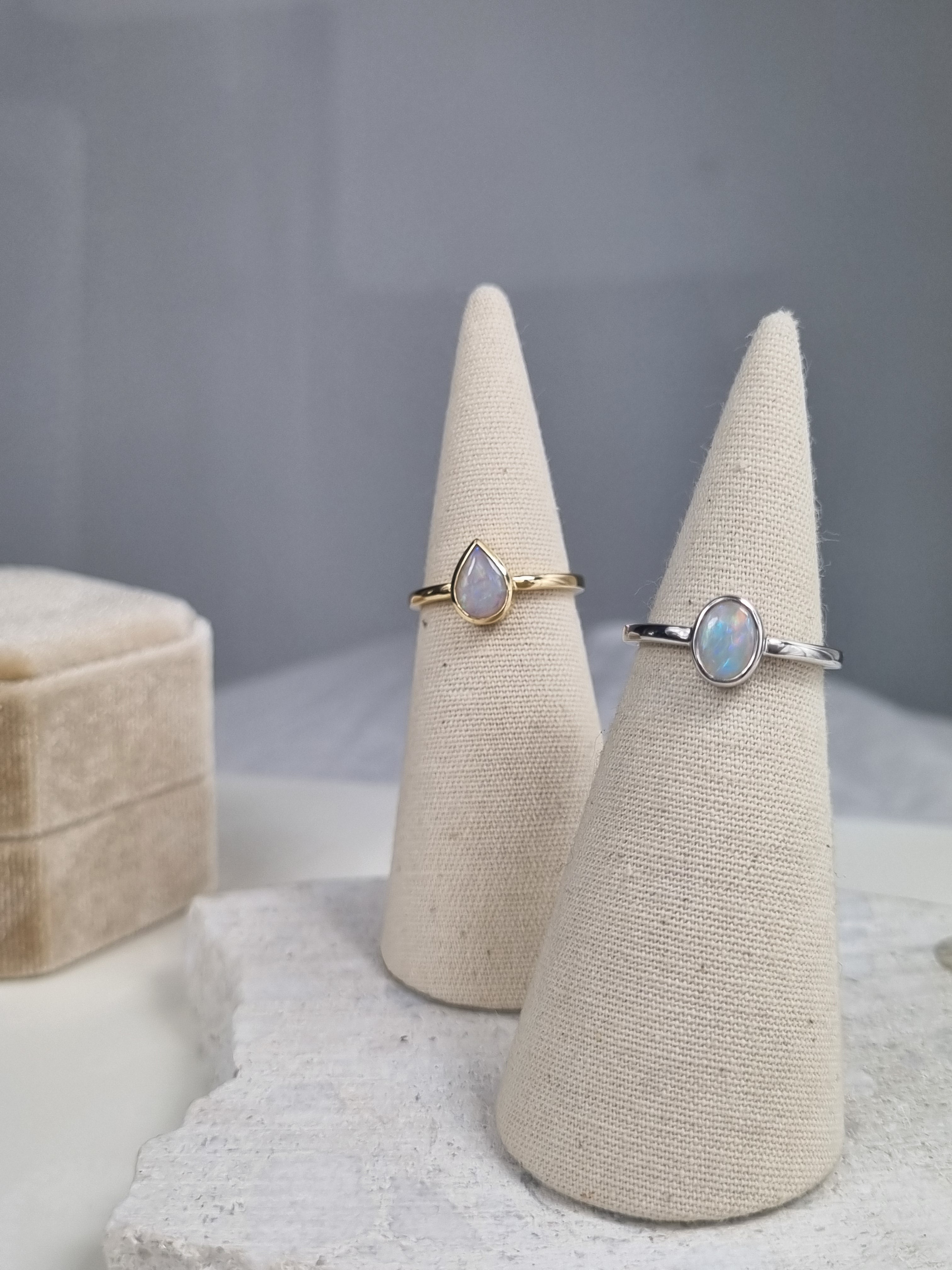 9ct White Gold Oval Opal Ring