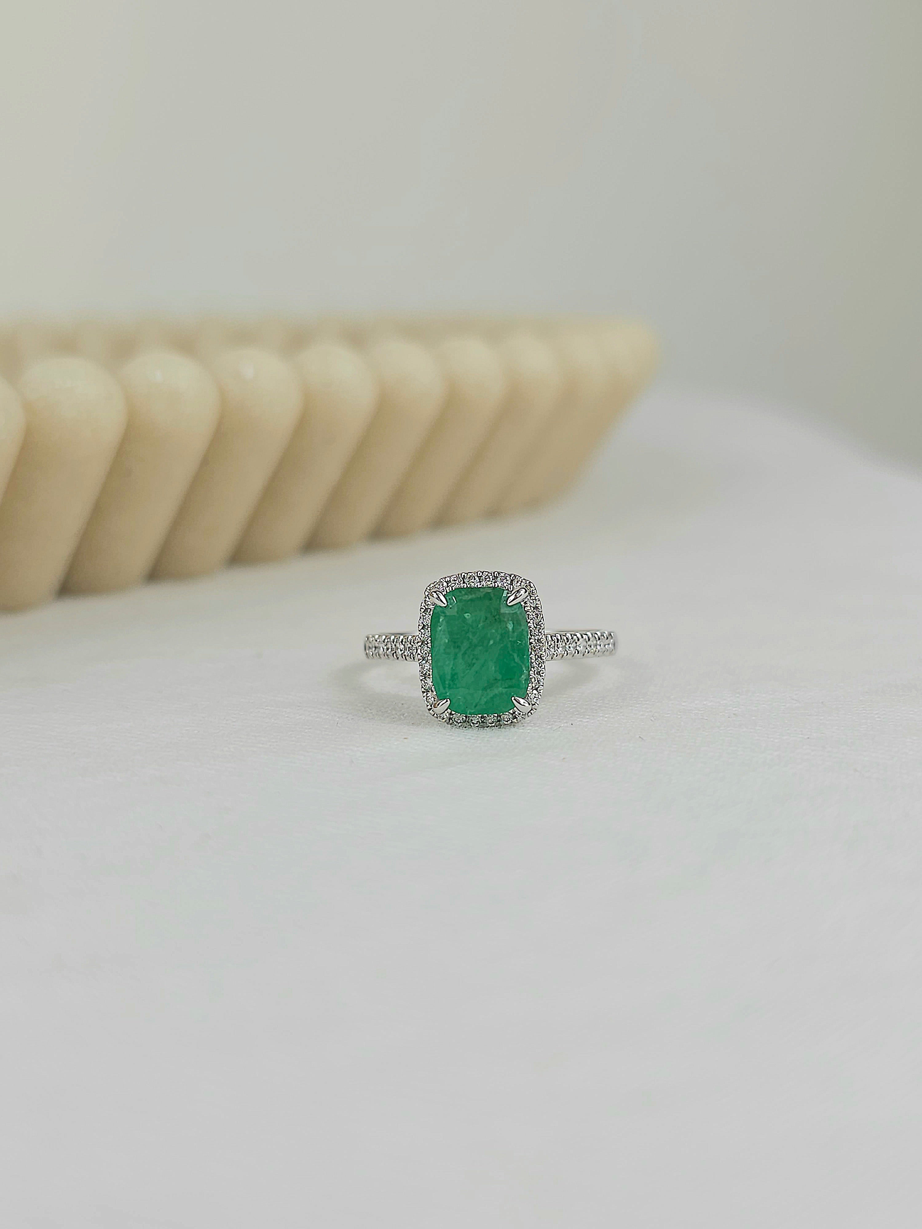 18ct White Gold, Emerald & Diamond Ring