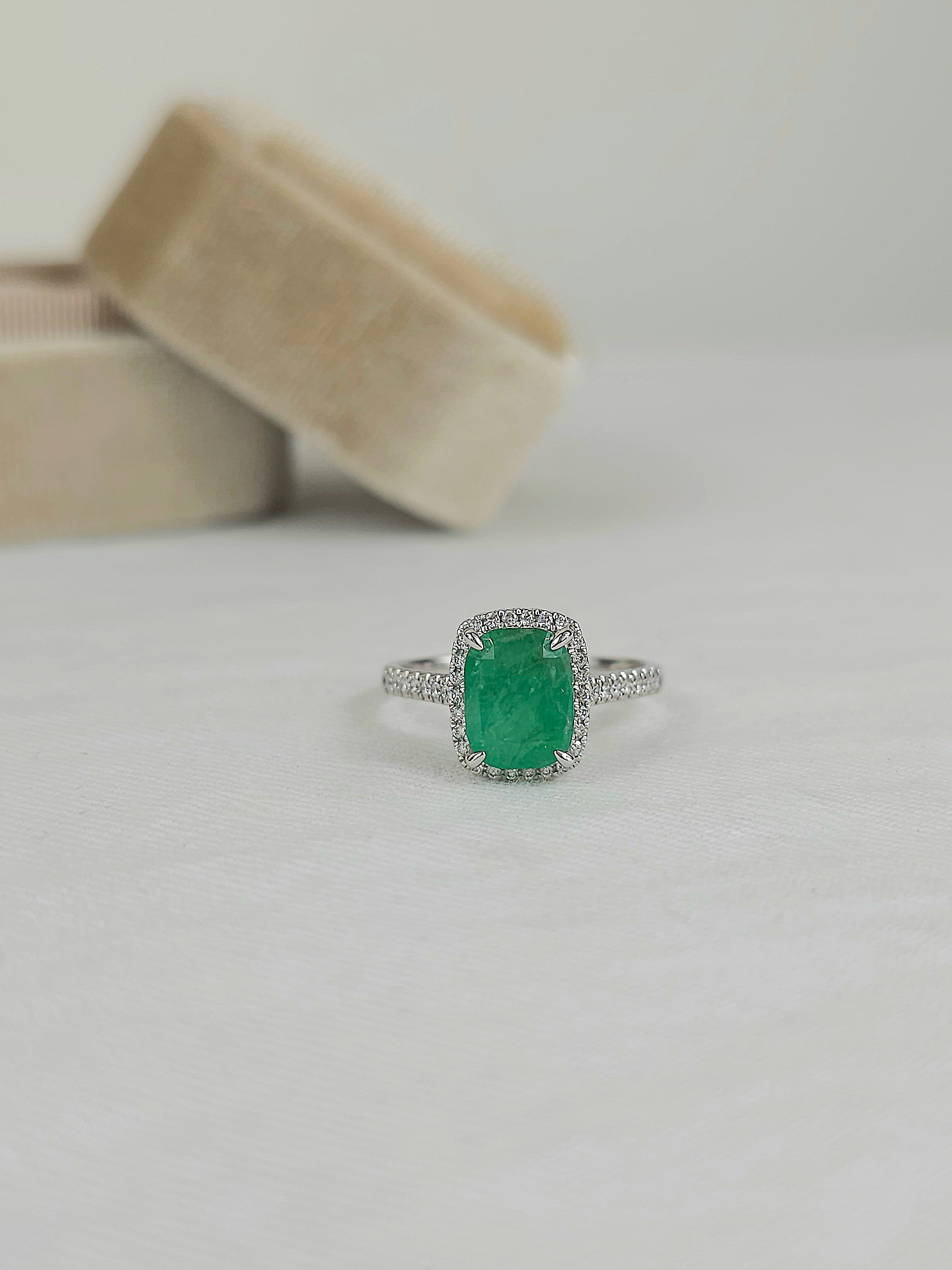 18ct White Gold, Emerald & Diamond Ring