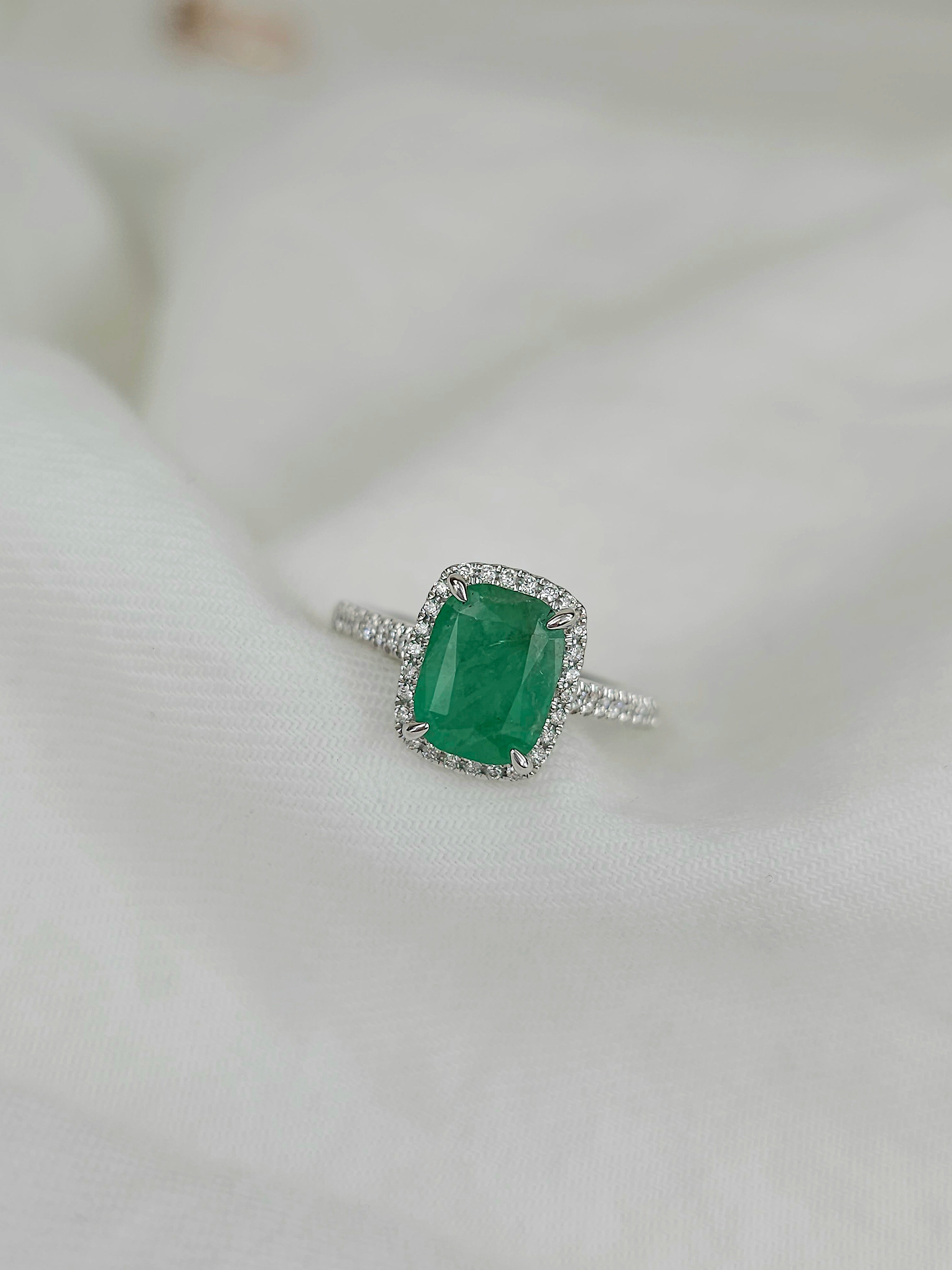 18ct White Gold, Emerald & Diamond Ring