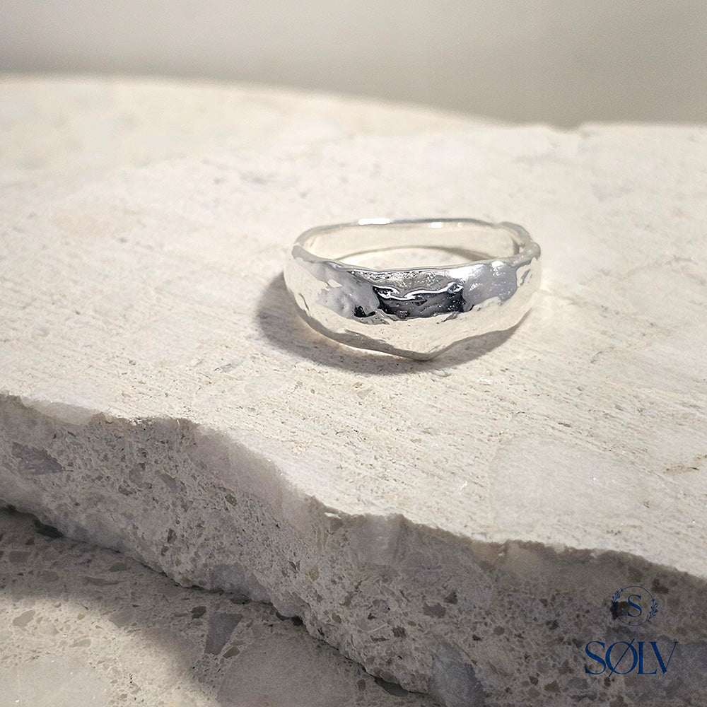 Solv Sterling Silver Textured Concave Ring, Size 7