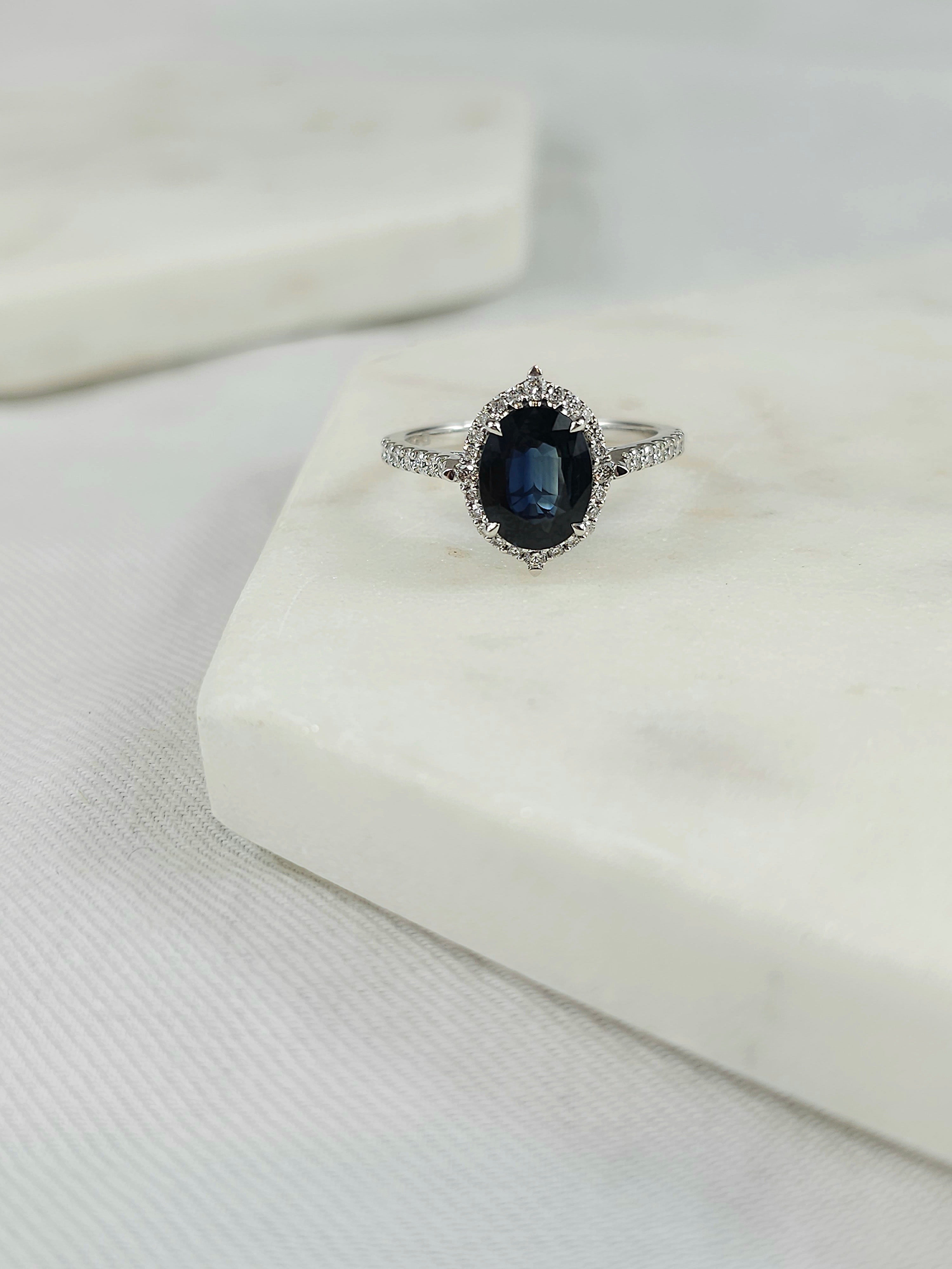 9ct White Gold Sapphire and Diamond ring, 2.09ct centre