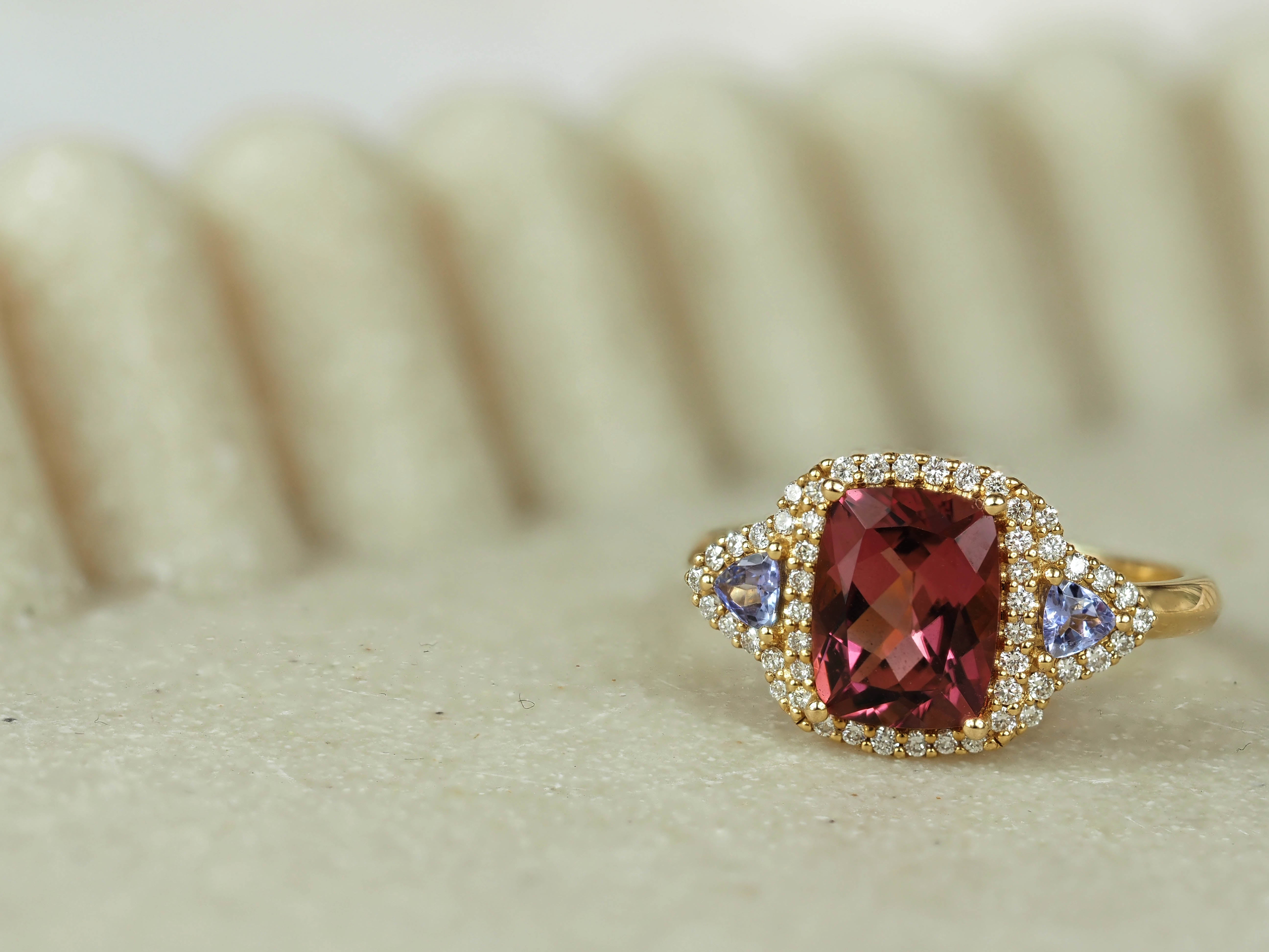 18ct Yellow Gold Pink Tourmaline & Tanzanite Ring
