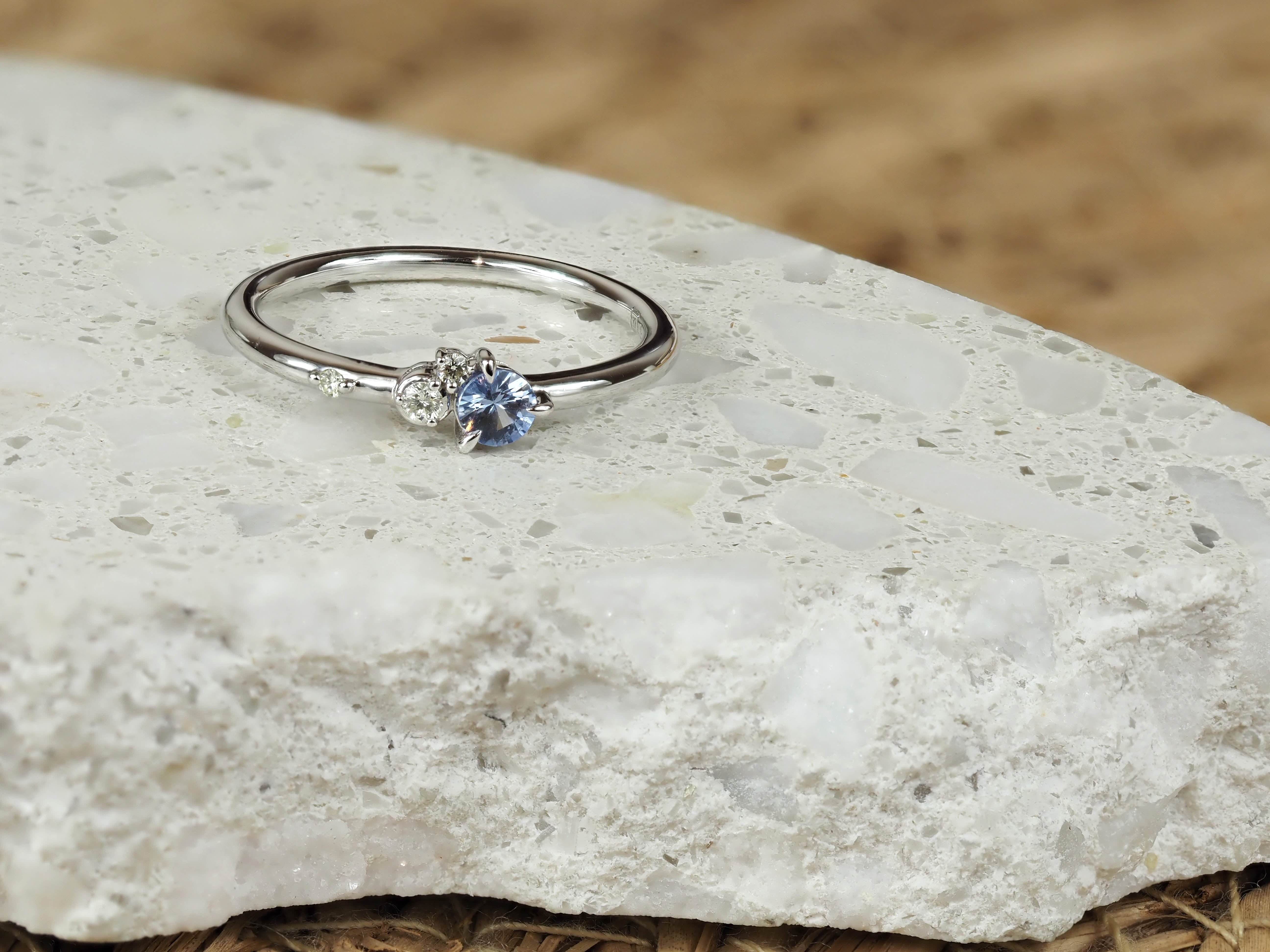 9ct White Gold Ceylon Sapphire and Diamond ring