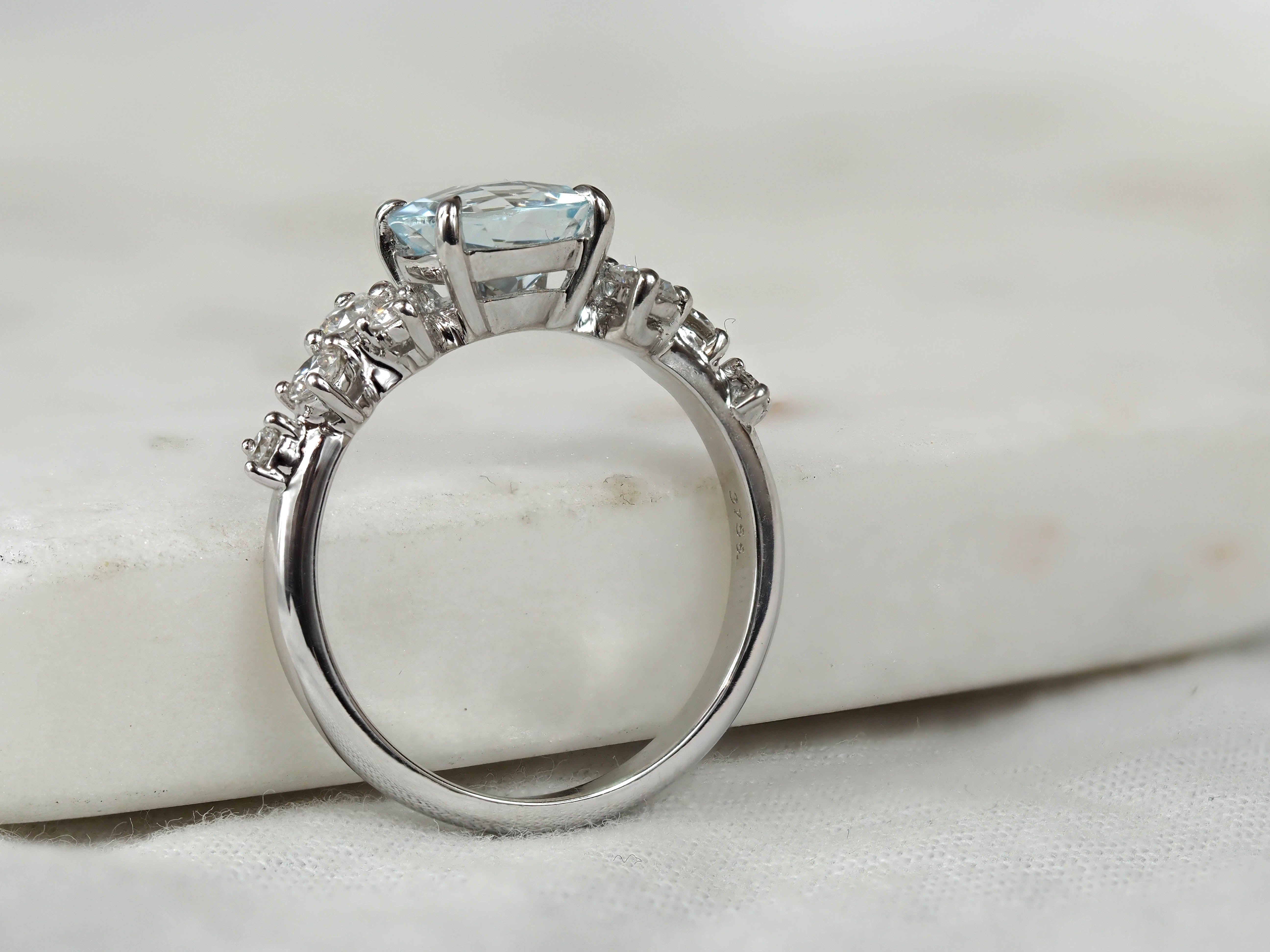 9ct White Gold Aquamarine and Lab-Grown Diamond ring
