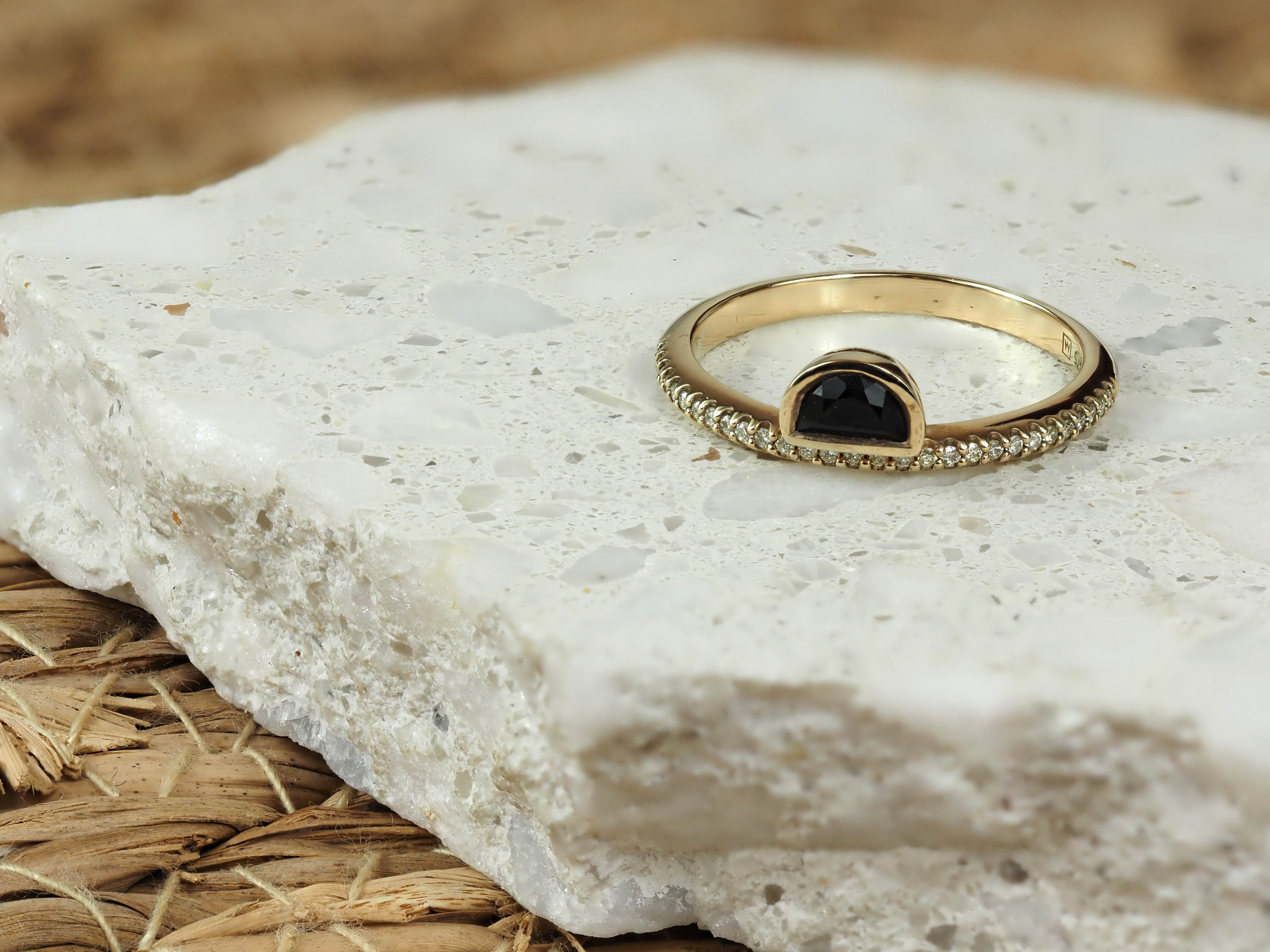 9ct Yellow Gold Onyx and Diamond Ring