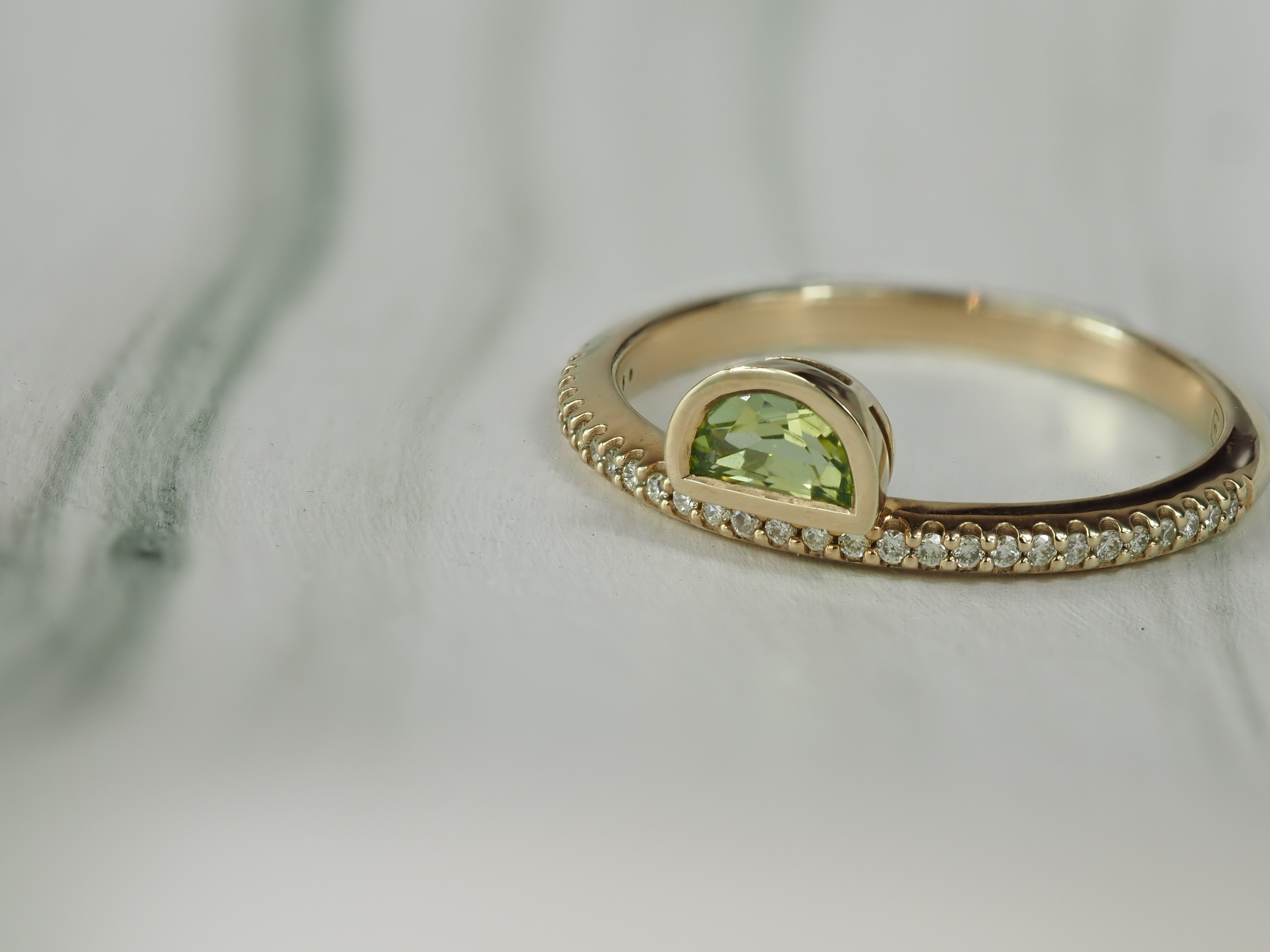 9ct Yellow Gold Peridot and Diamond Ring, 0.27ct centre