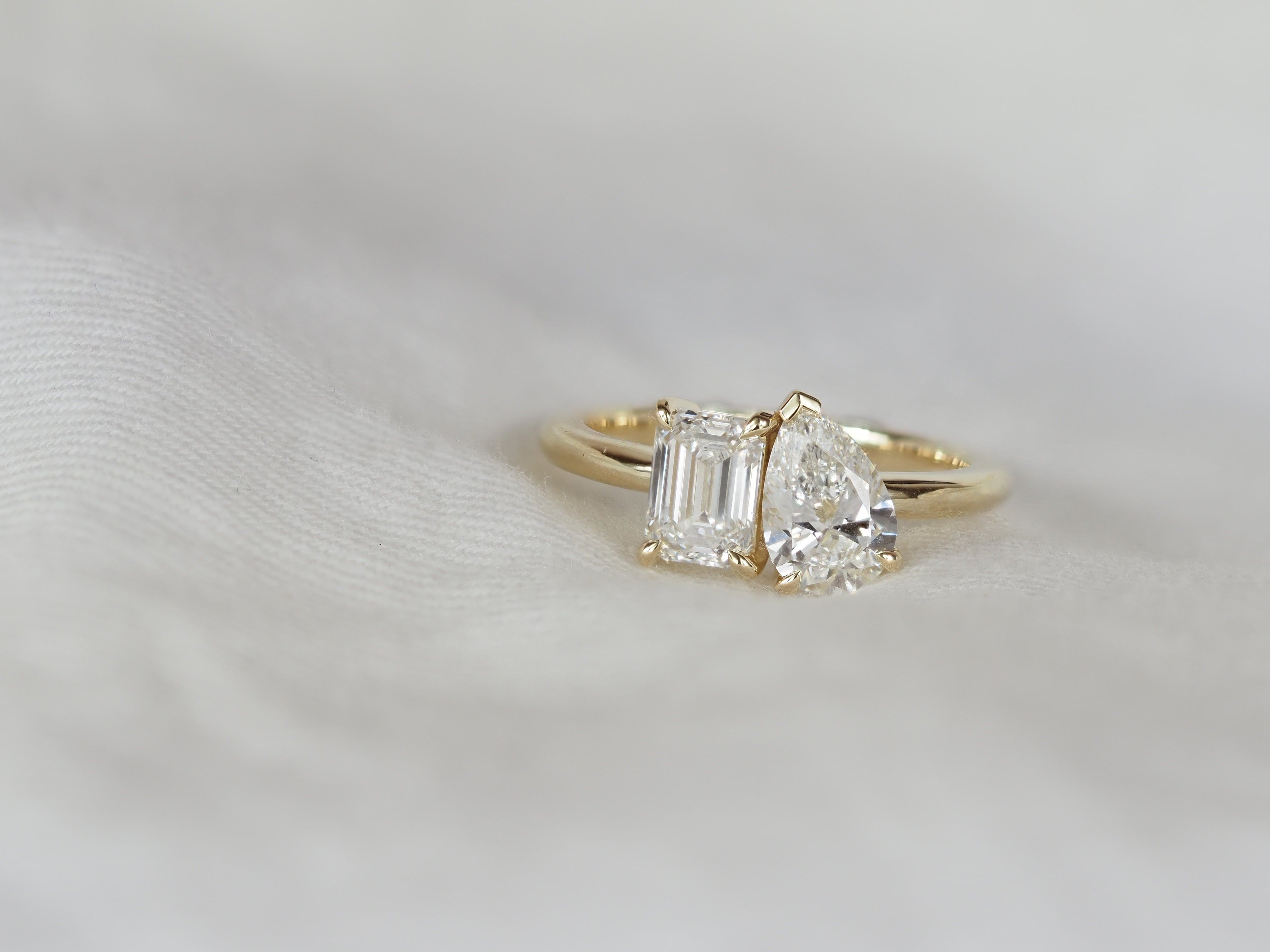 9ct Yellow Gold Toi et Moi Emerald and Pear cut Lab-Grown Diamond Ring, 2ct Total