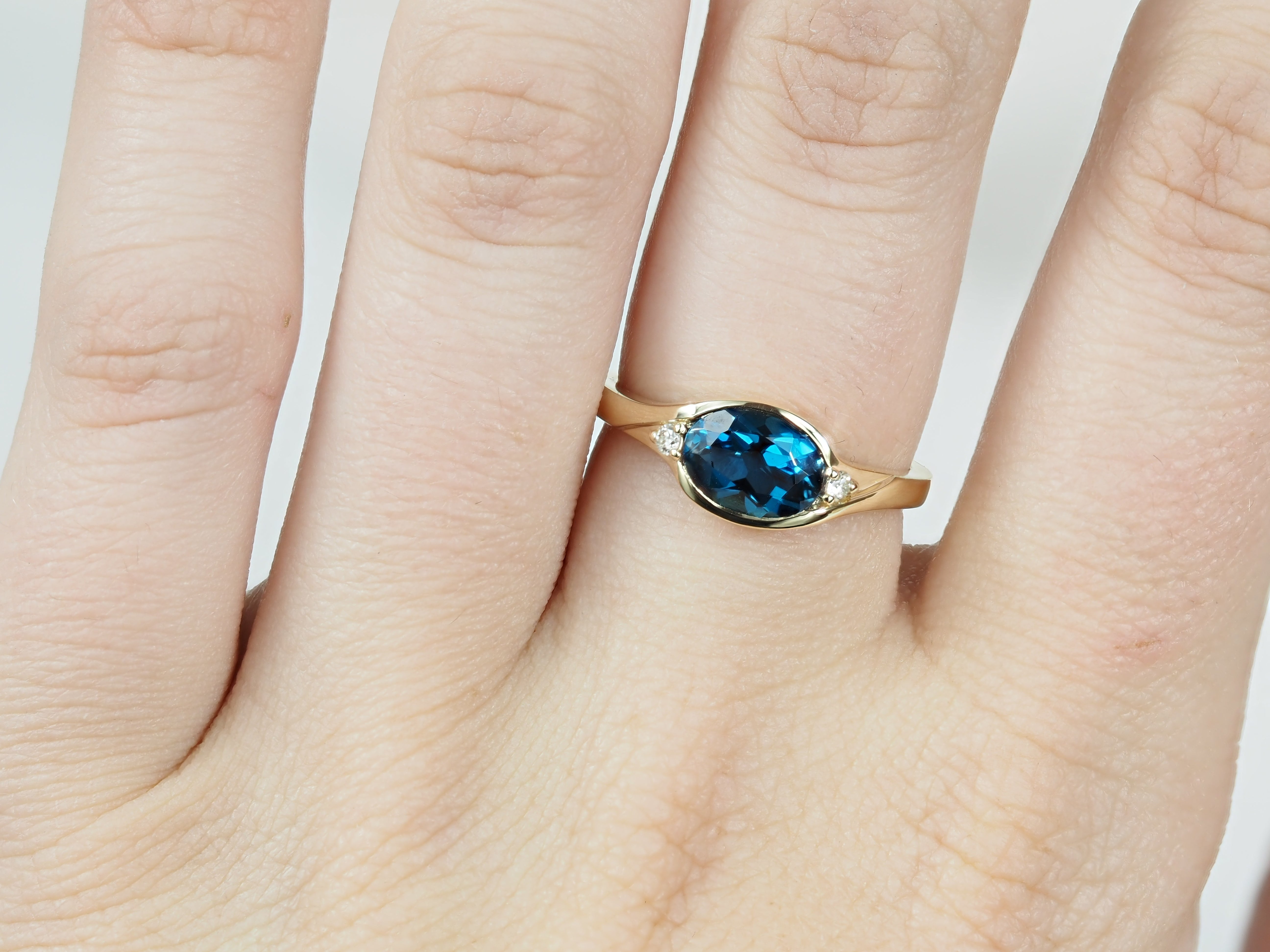 9ct Yellow Gold London Blue Topaz and Diamond Ring, 1.50ct Centre