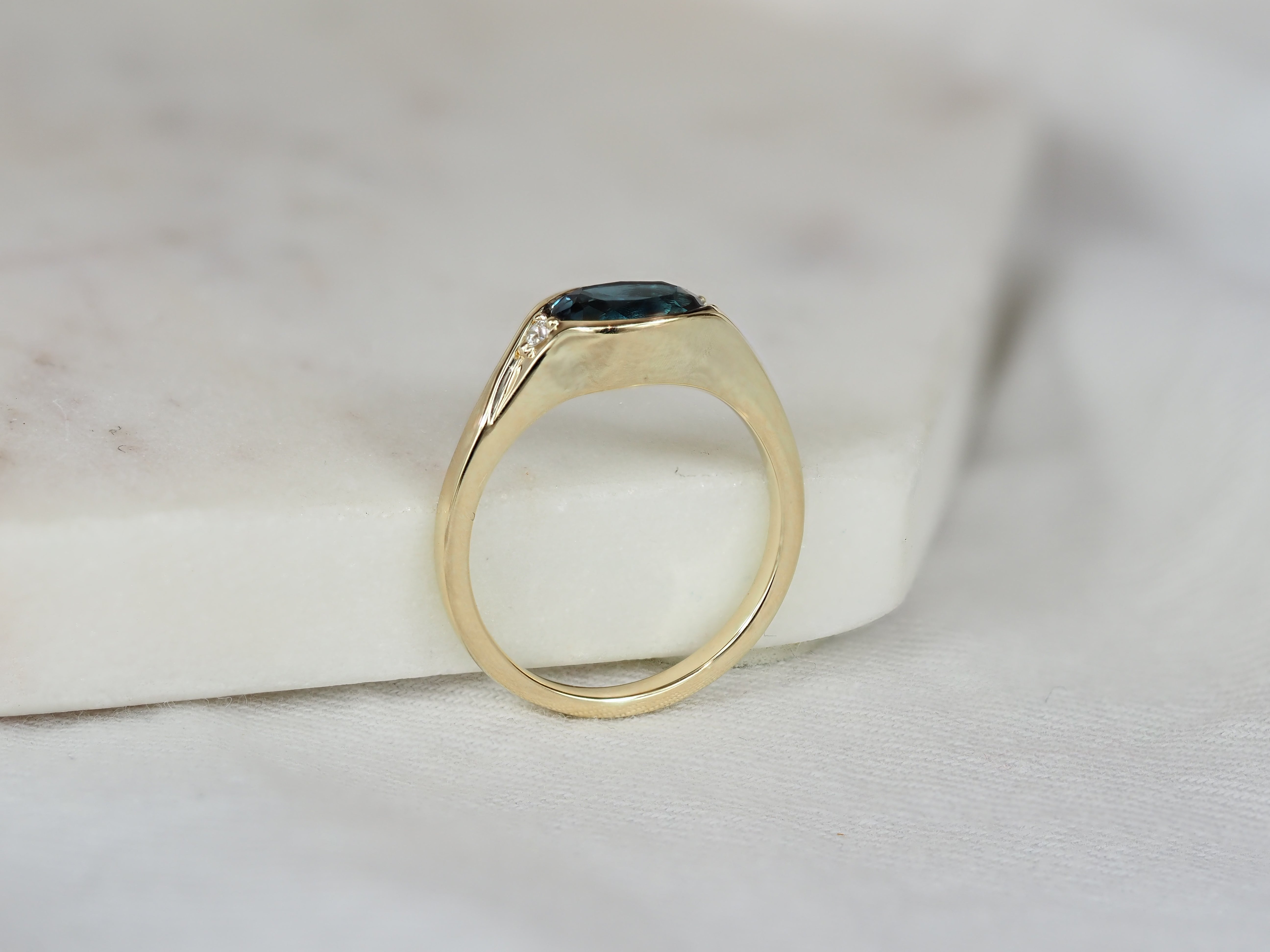9ct Yellow Gold London Blue Topaz and Diamond Ring, 1.50ct Centre