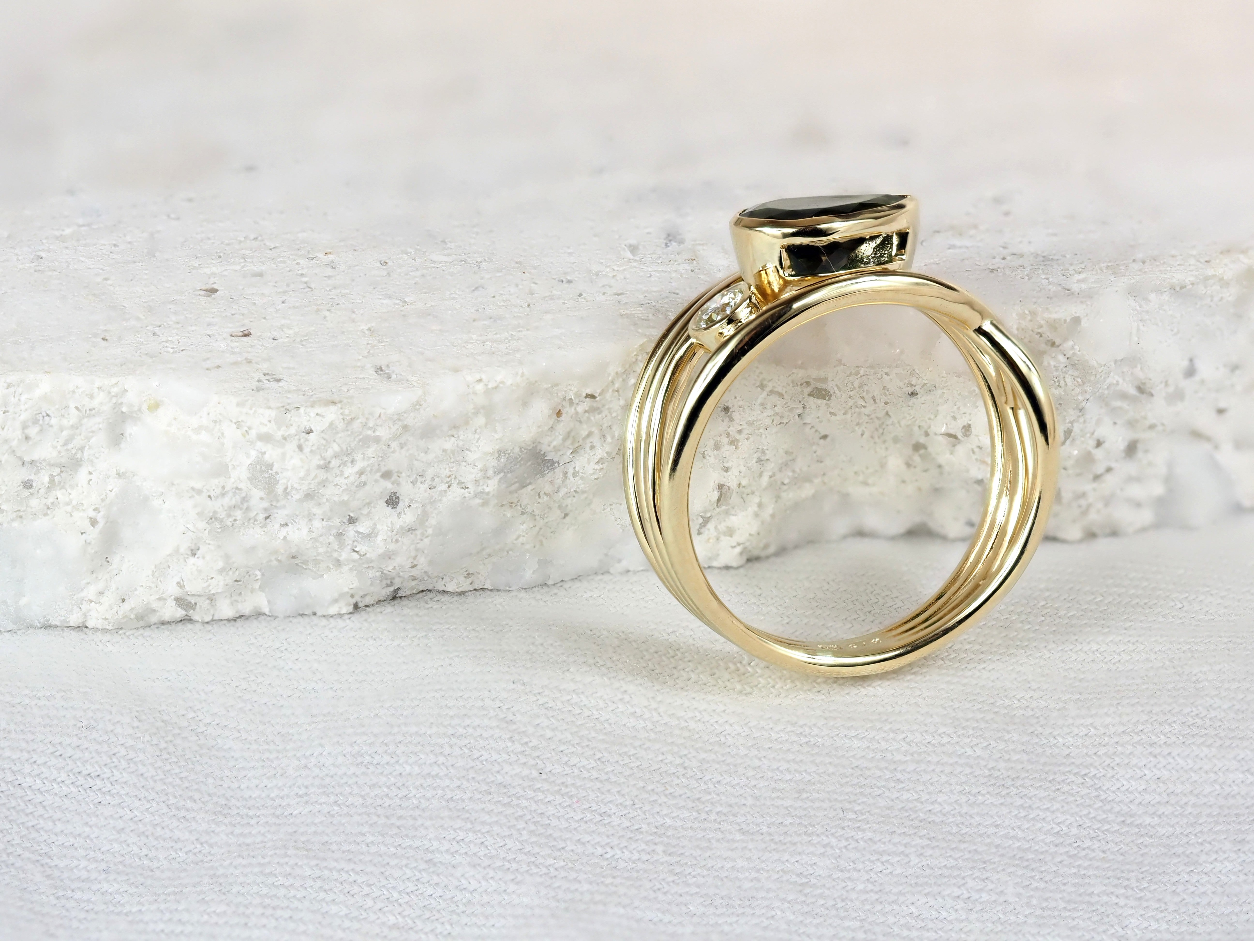 9ct Yellow Gold Green Tourmaline and Diamond Multi Wire Ring, 1.20ct Centre