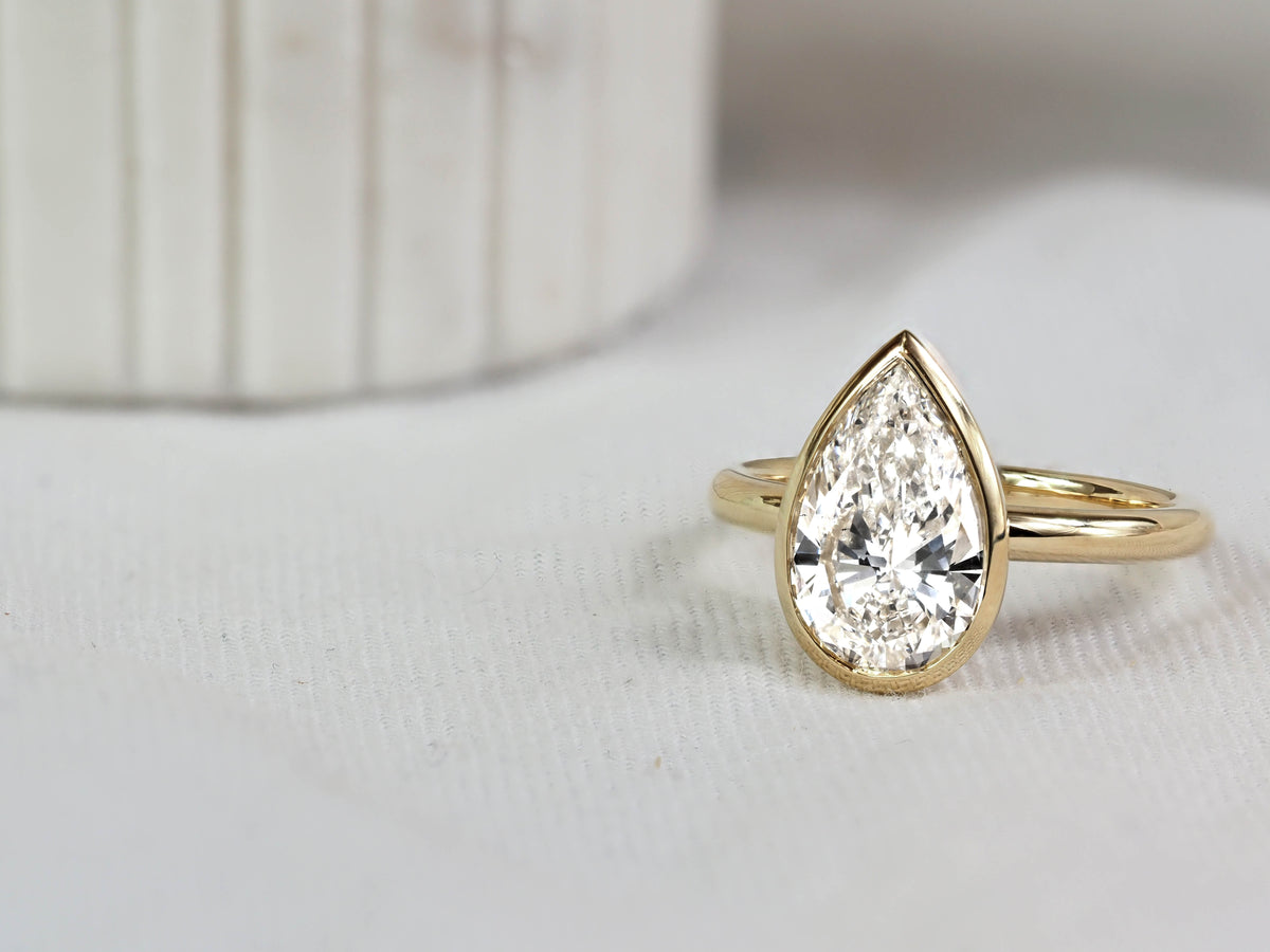 18ct Yellow Gold Pear Lab-Grown Diamond Engagement Ring, 3ct