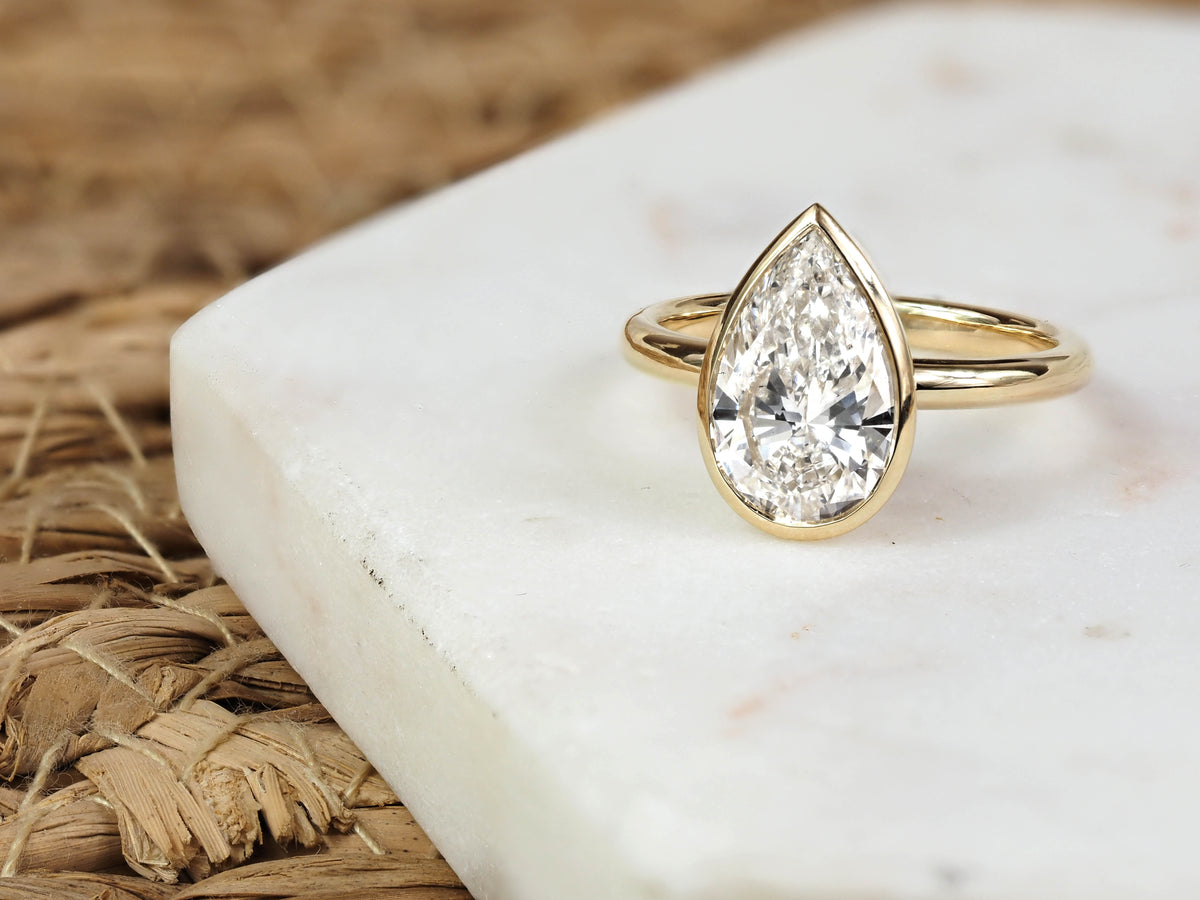 18ct Yellow Gold Pear Lab-Grown Diamond Engagement Ring, 3ct