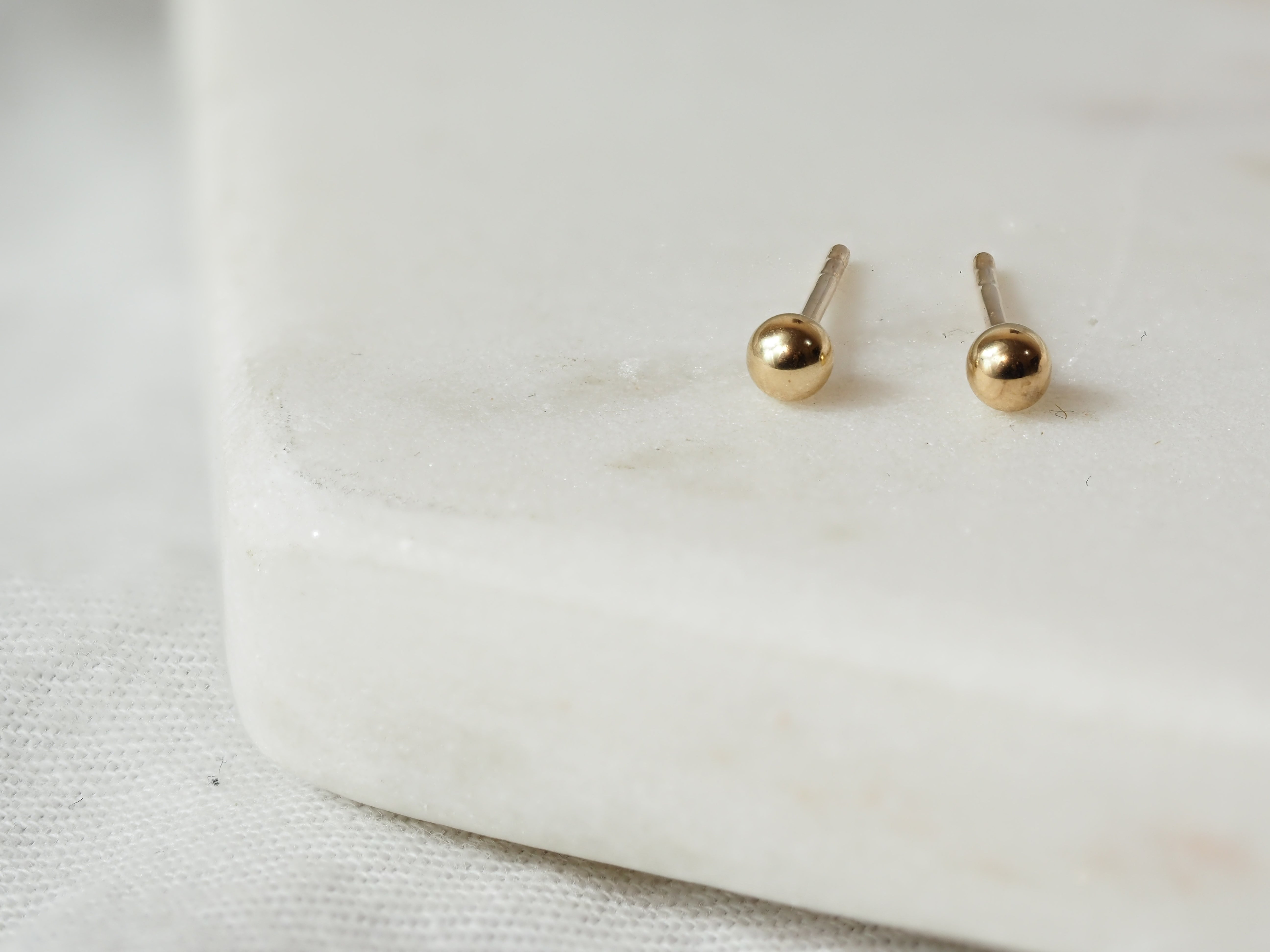 9ct Yellow Gold 3mm Ball Stud Earrings