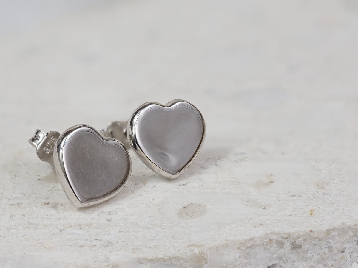 9ct White Gold Heart Stud Earrings