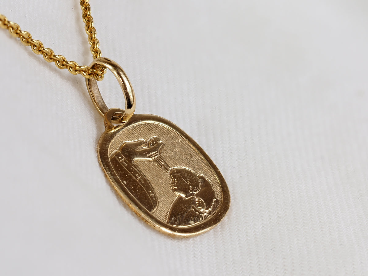 9ct Yellow Gold Baptismal Medallion