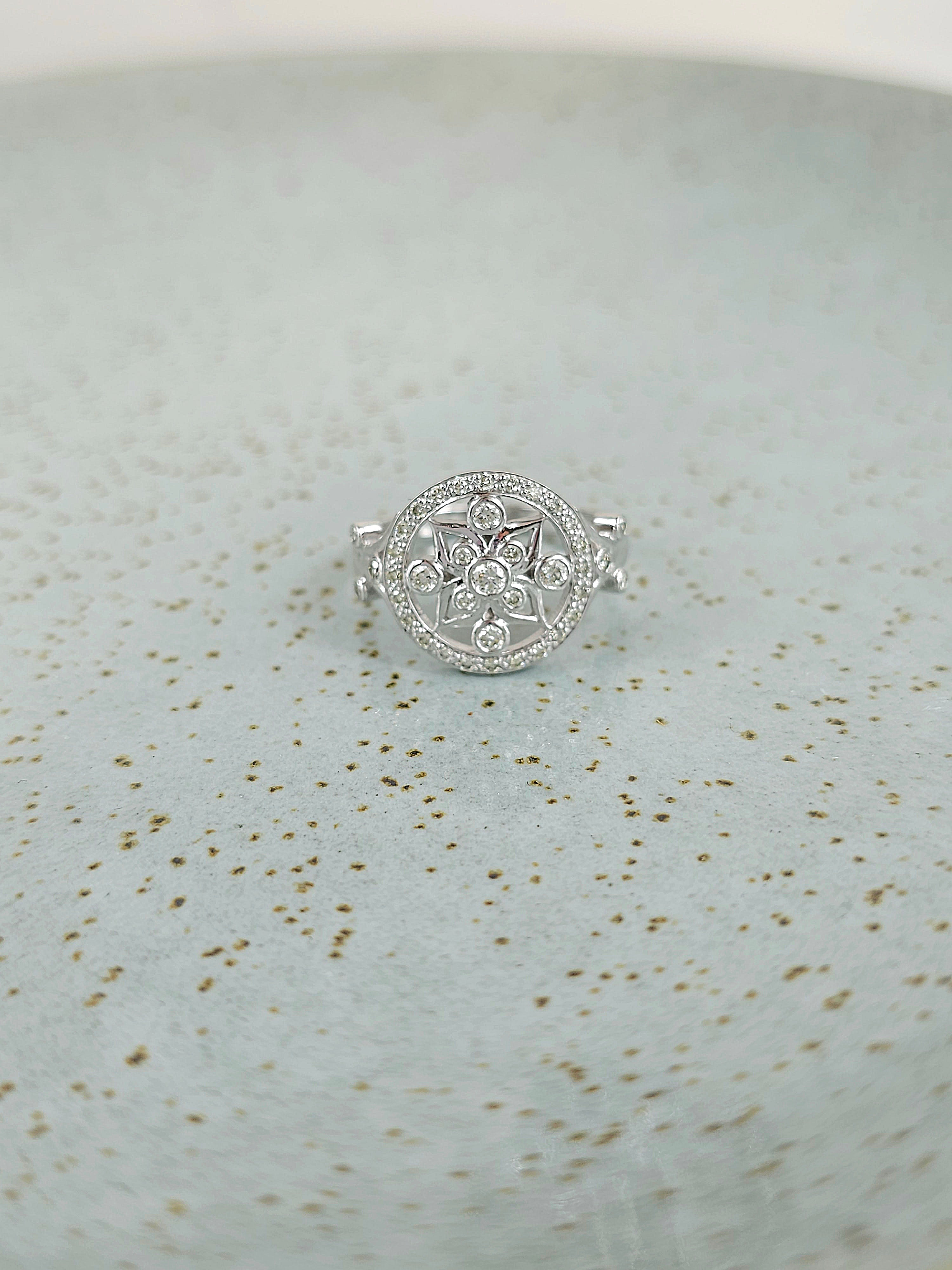 9ct White Gold Ornate filigree Diamond ring