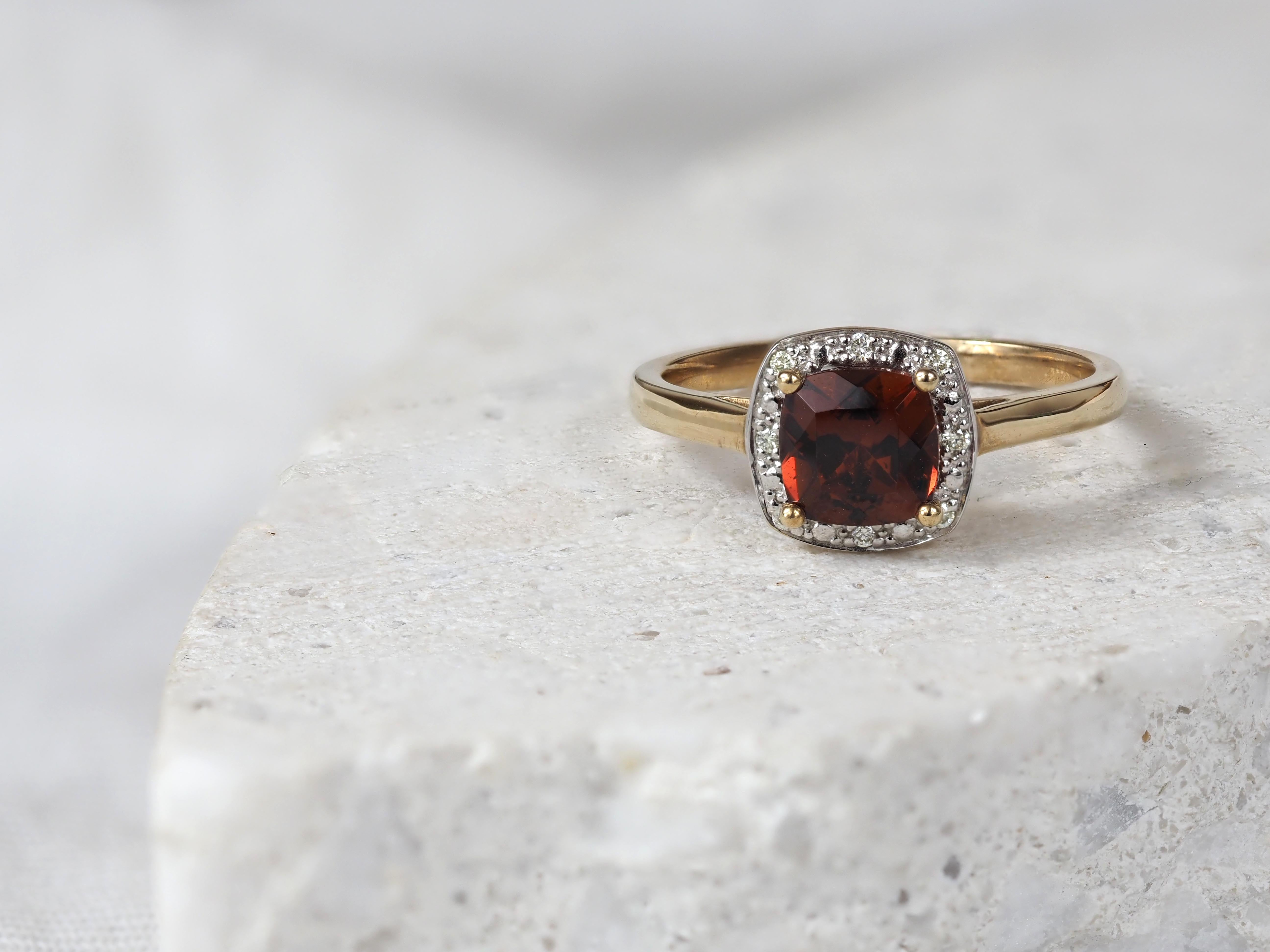 9ct Yellow Gold Garnet and Diamond ring