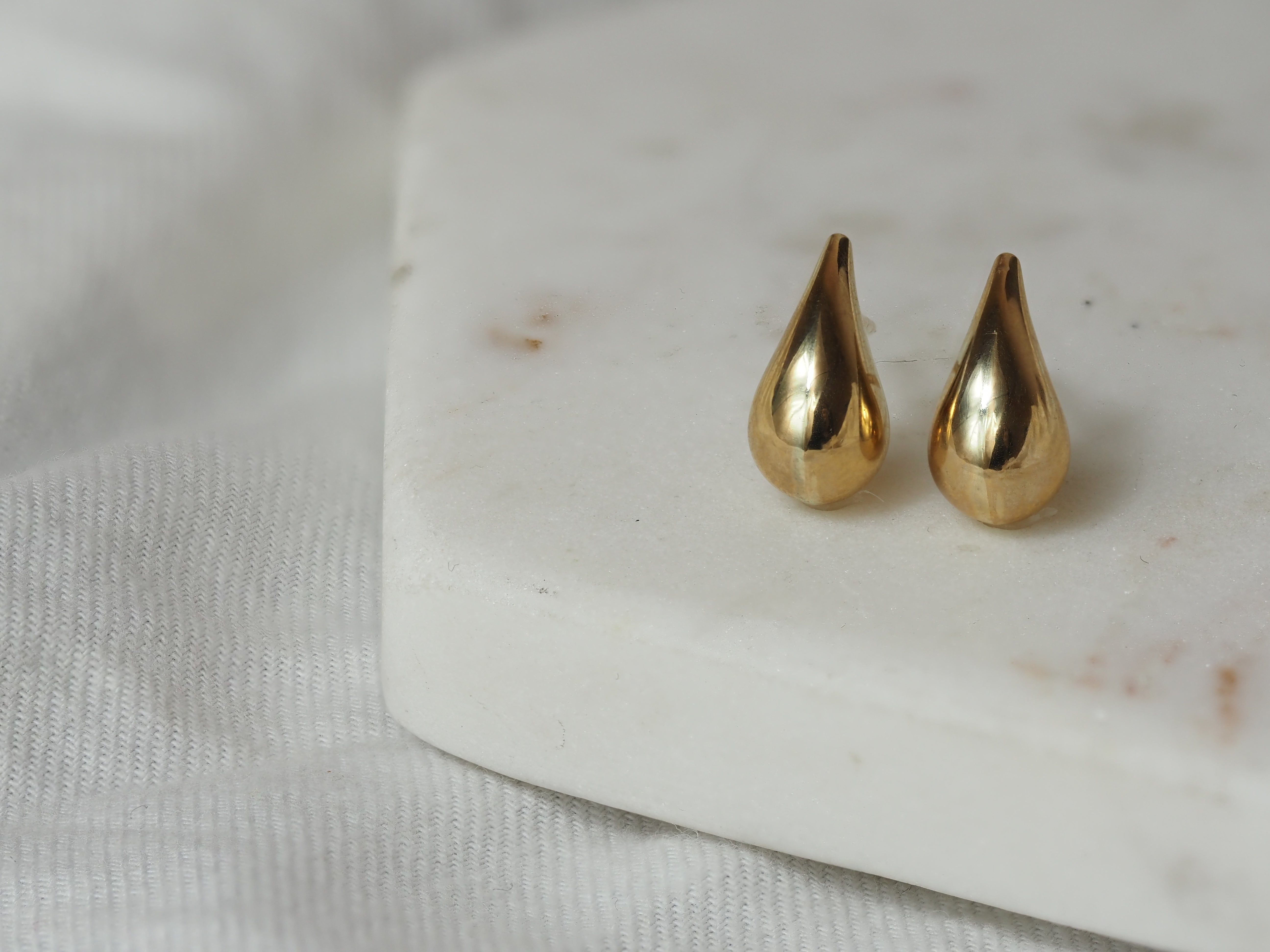 9ct Yellow Gold Tear Drop Stud Earrings
